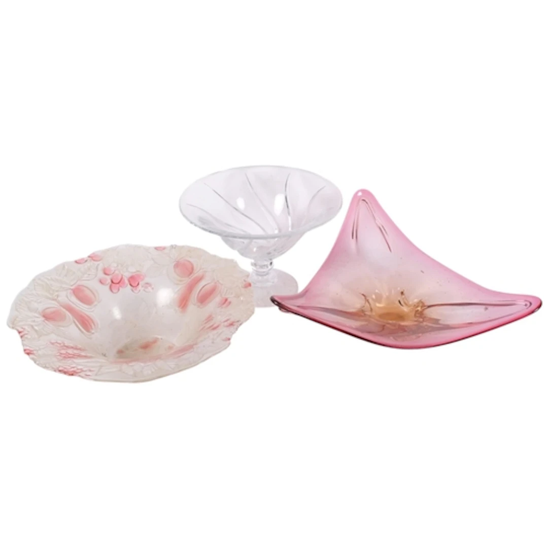 A glass table centre bowl on pedestal with swirl design, 29....