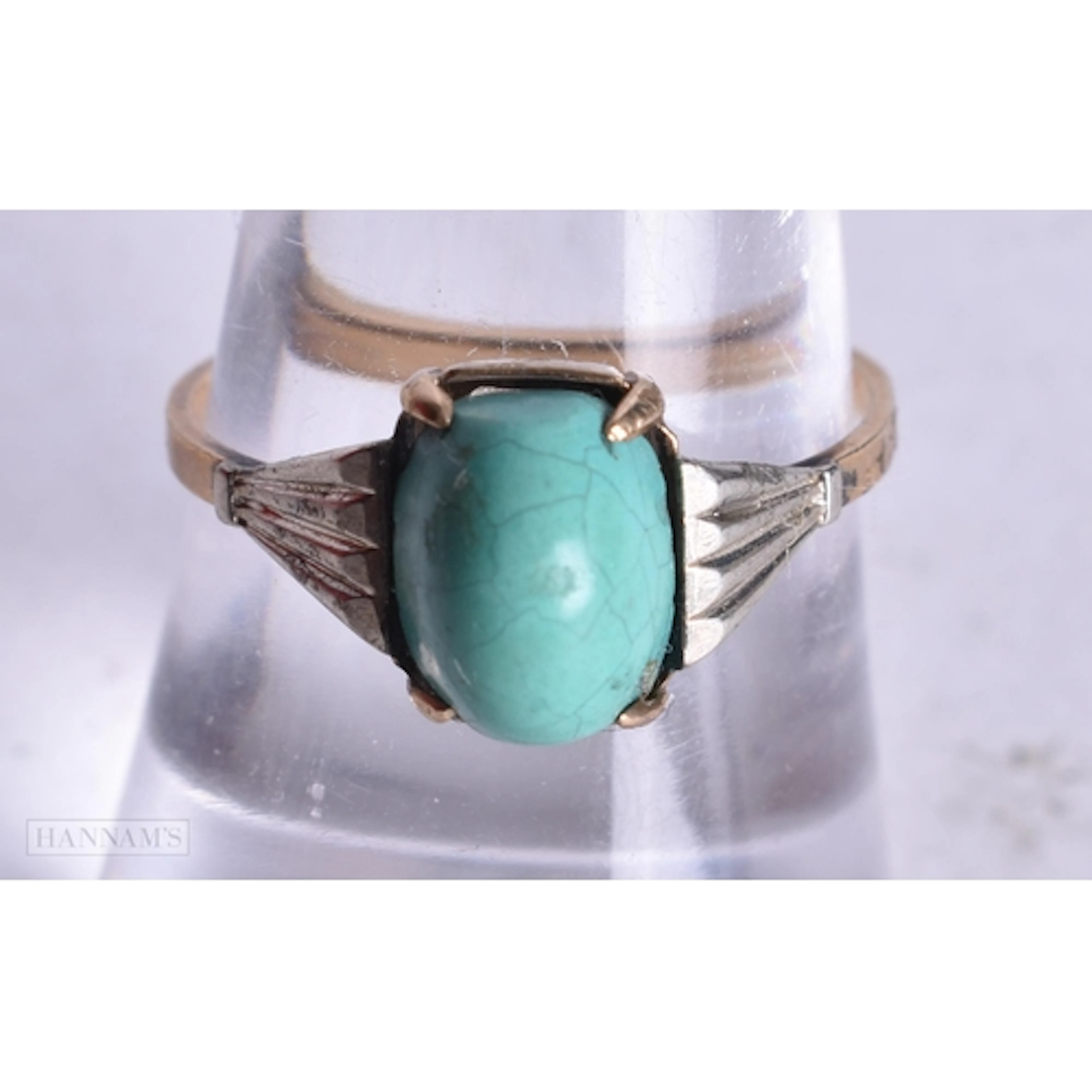 9ct gold turquoise solitaire ring (1.6g). N.