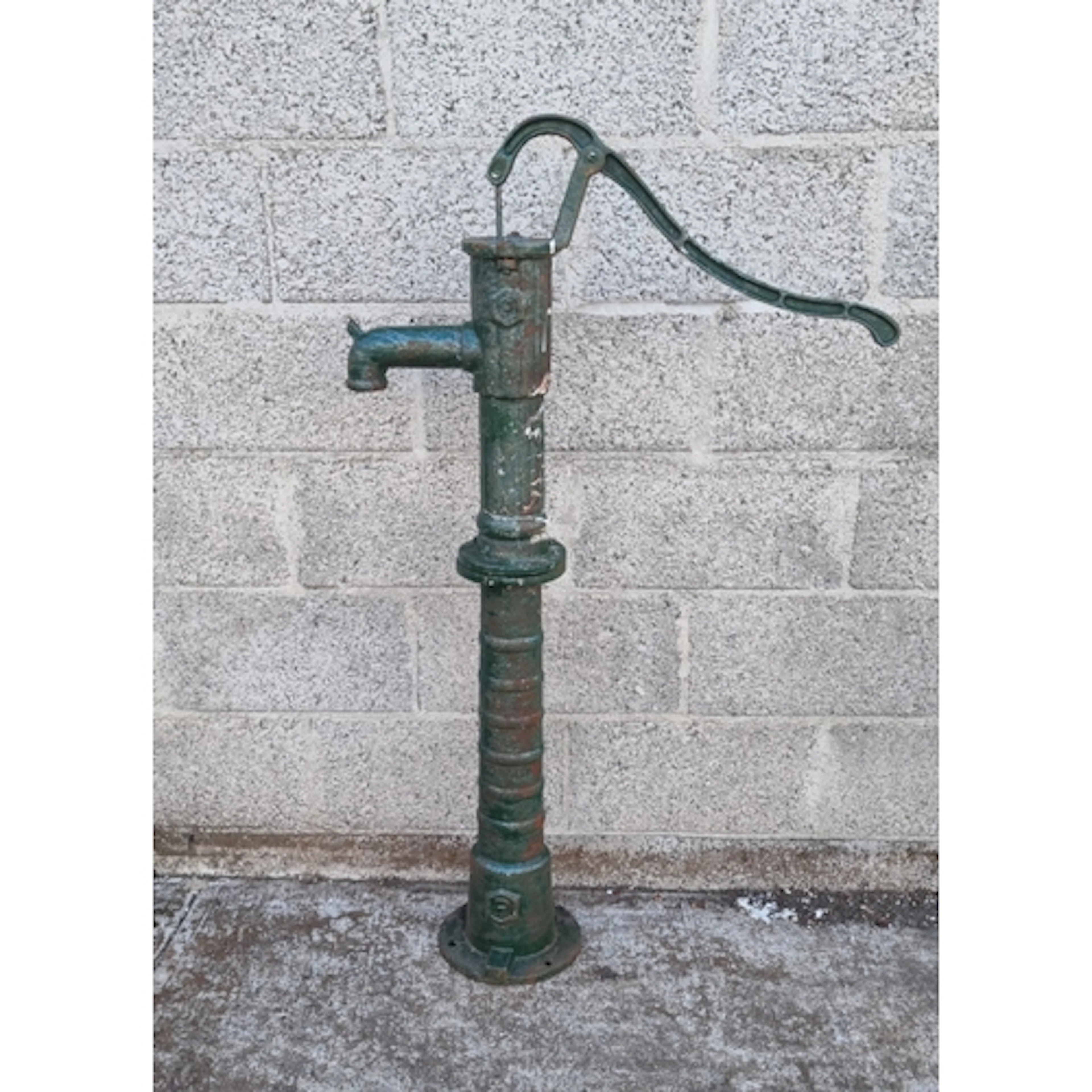 Tall Green-painted cast-iron hand water pump; H: 128 cm