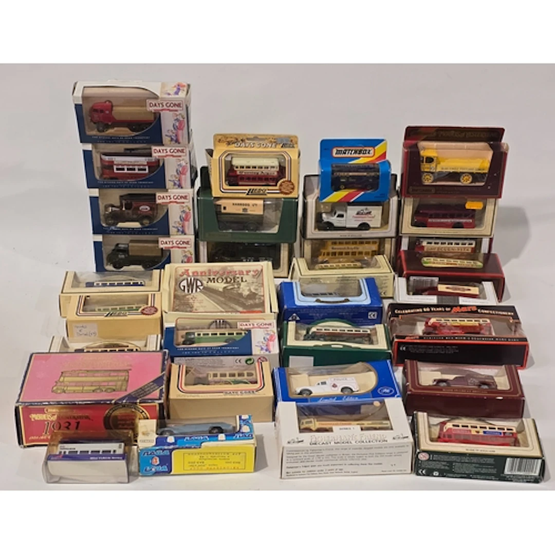 A collection of mixed boxed die cast to include Matchbox, Ll...