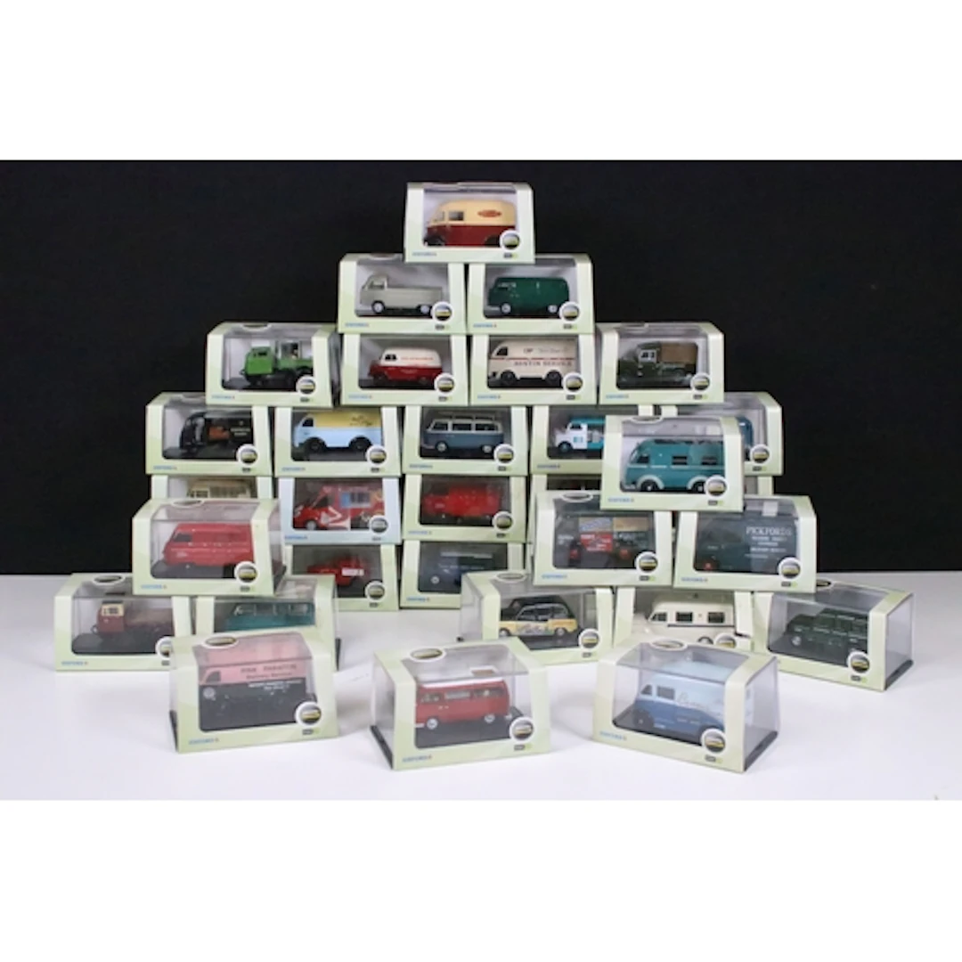 34 Boxed / cased Oxford Diecast Commercials diecast models, ...