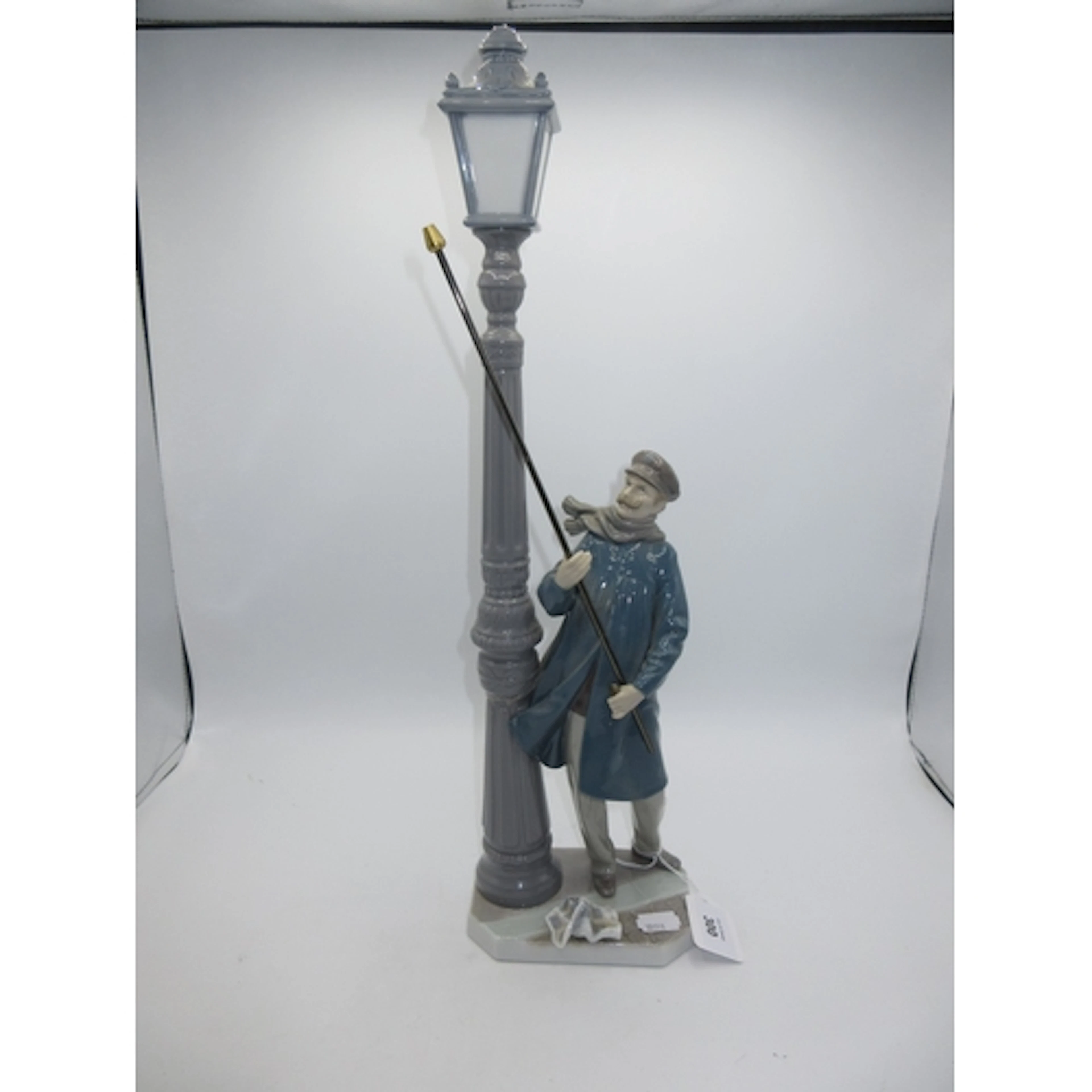 Lladro Lamp Lighter 05205, with Box