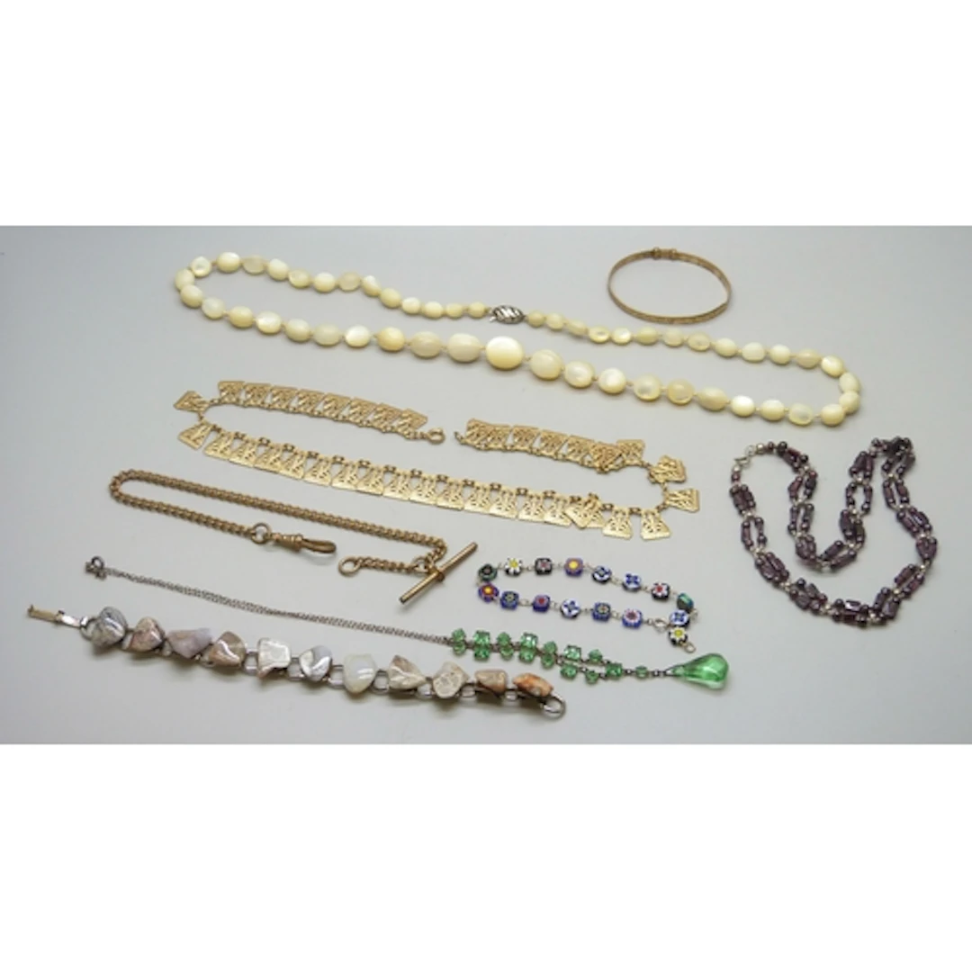 A collection of vintage and later jewellery including a 9ct ...