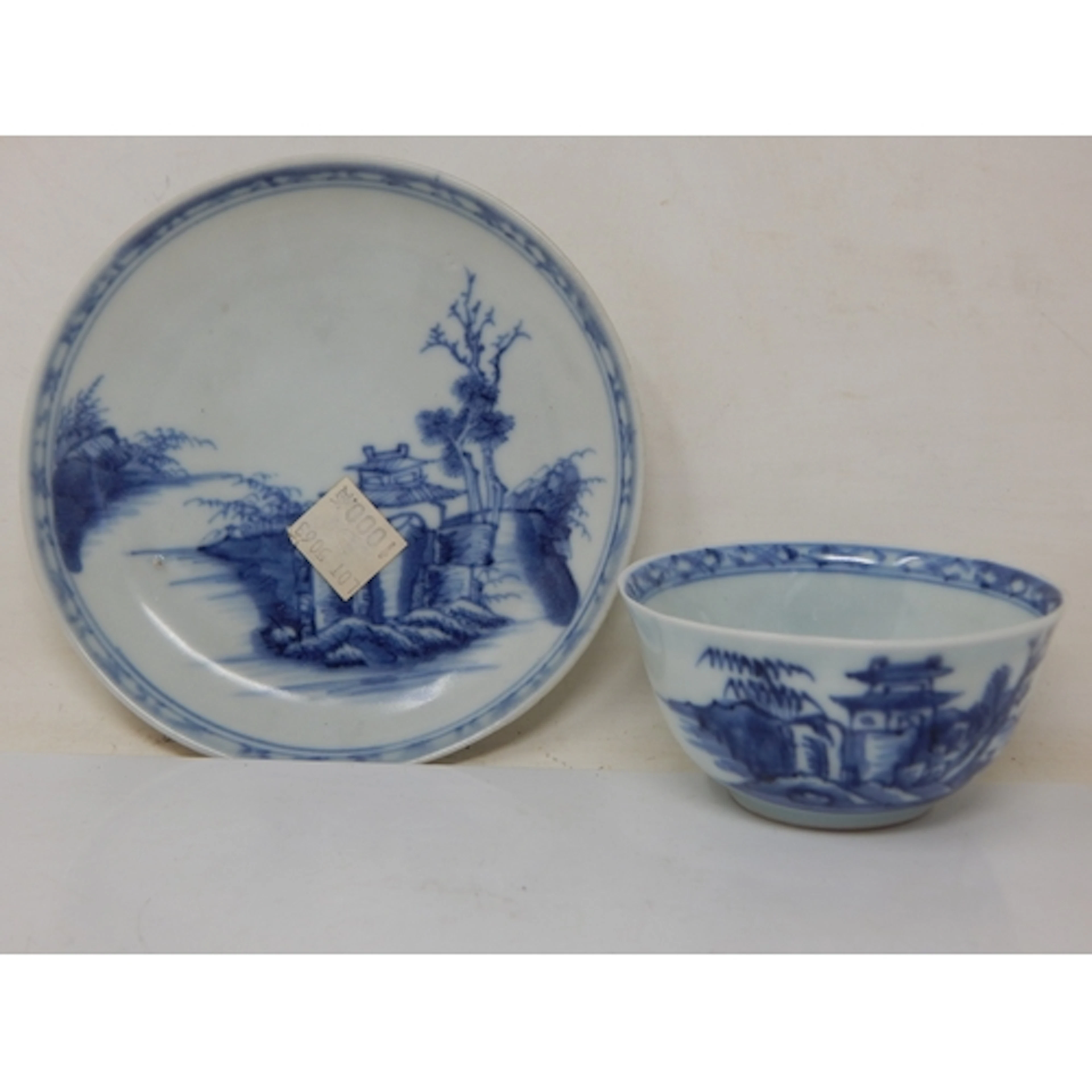 CHINESE NANKING CARGO BLUE AND WHITE PORCELAIN TEA BOWL AND ...