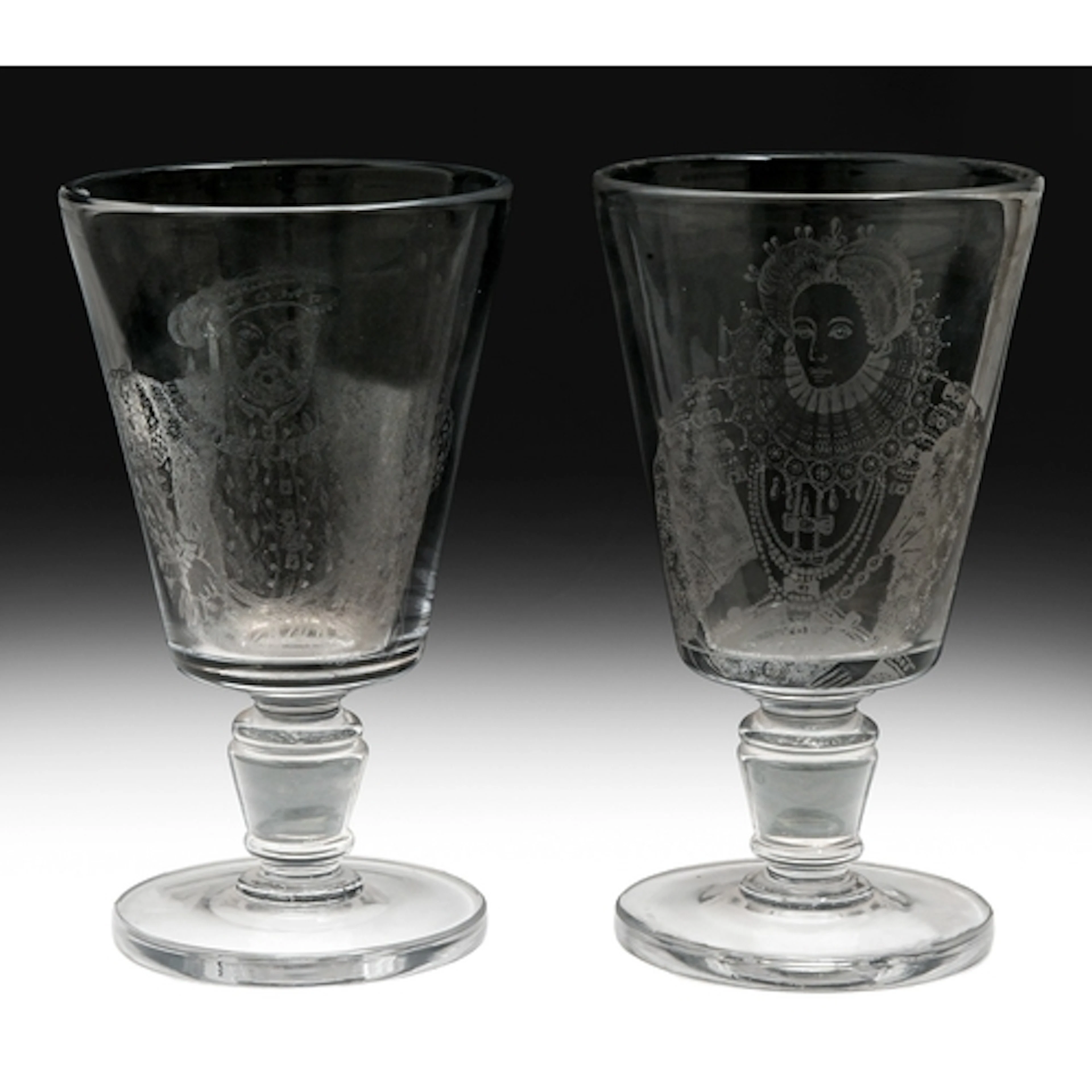 Ruth van Ruyckevelt (1931-1988) – Two engraved glass goblets...