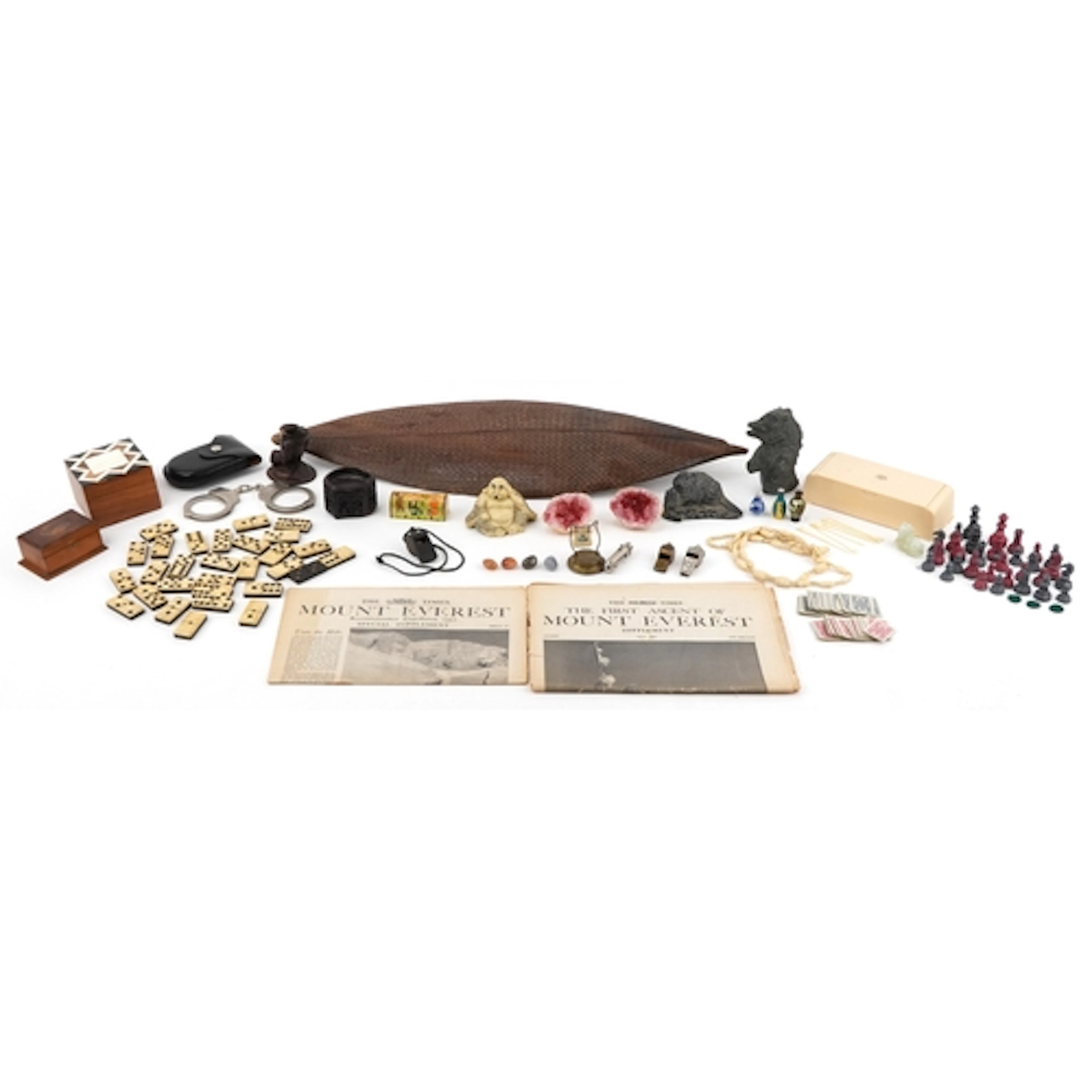 Sundry items including bone and ebony dominoes, miniature Ch...