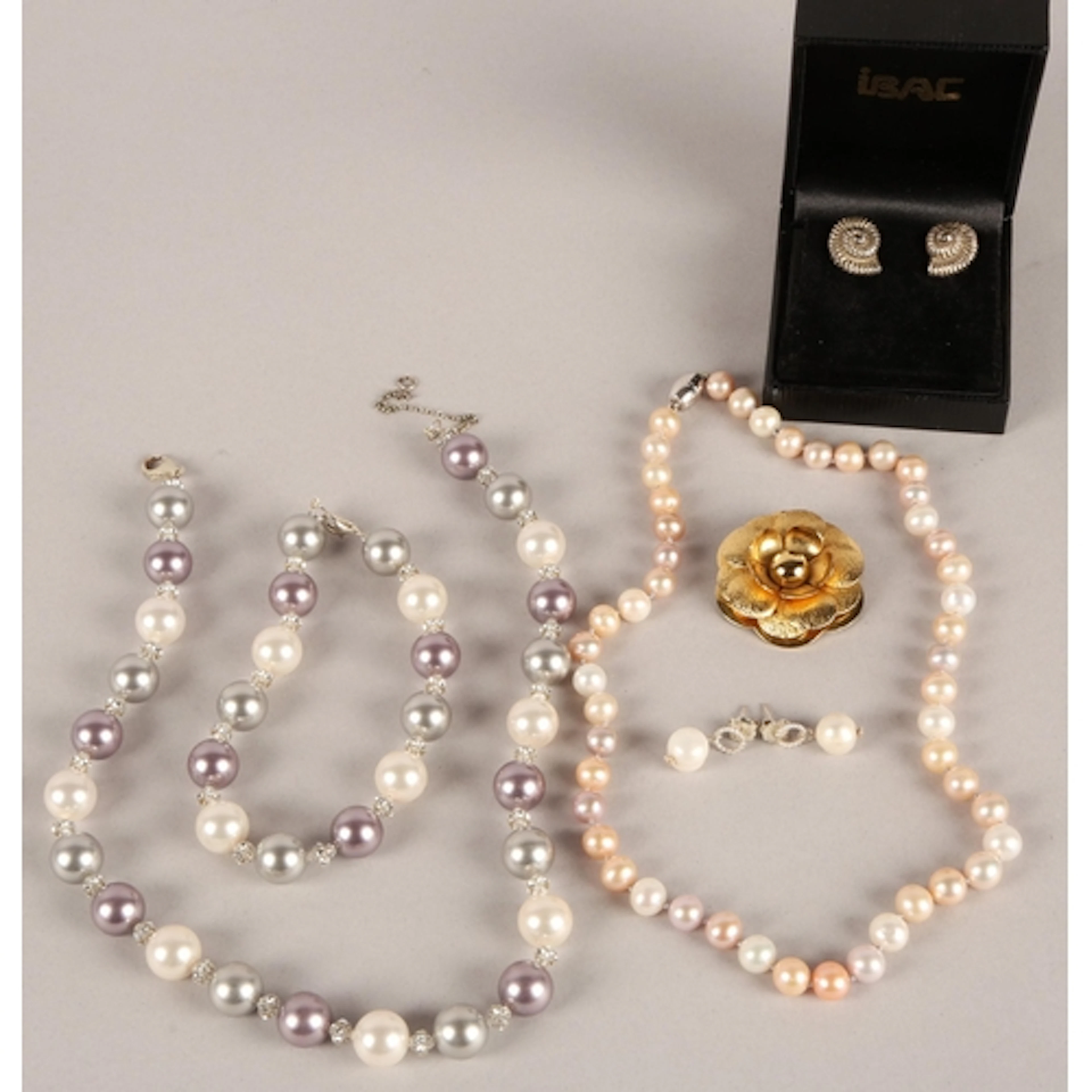 Jewellery to include silver ammonite earrings, pearls, etc.