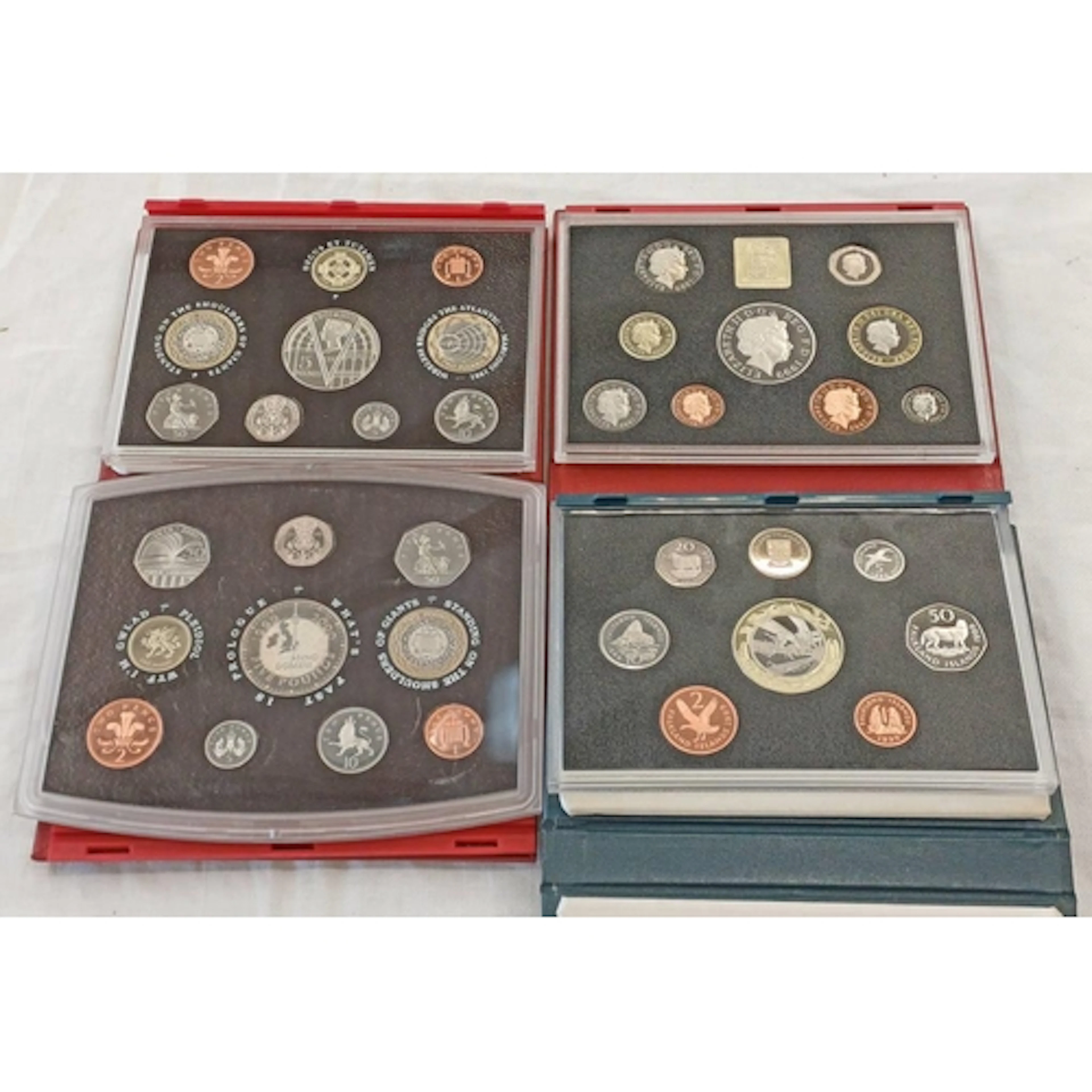 4 X PROOF SETS TO INCLUDE 1999-2001 UK SETS, AND 1999 FALKLA...