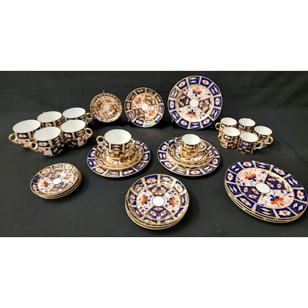 ROYAL CROWN DERBY IMARI PATTERN TEA AND COFFEE SET comprisin...