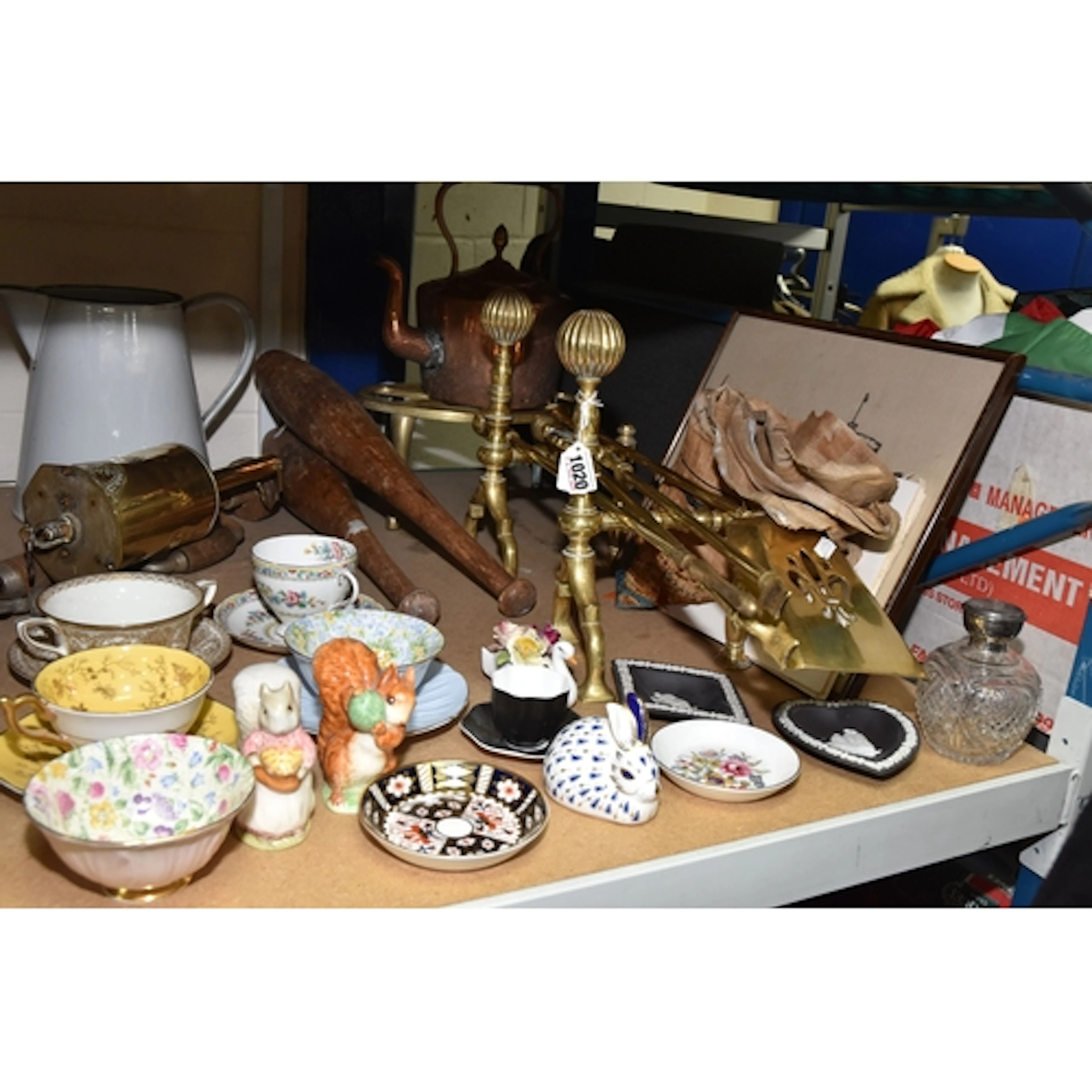 A GROUP OF MISCELLANEOUS ITEMS, to include brass fire side t...