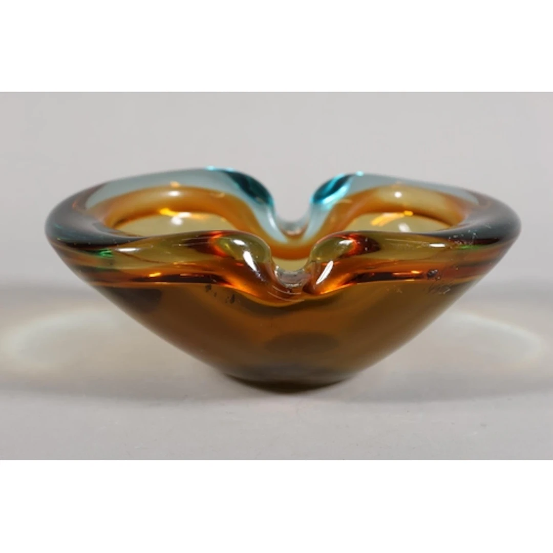 Murano Sommerso art glass bowl, 14.5cm wide