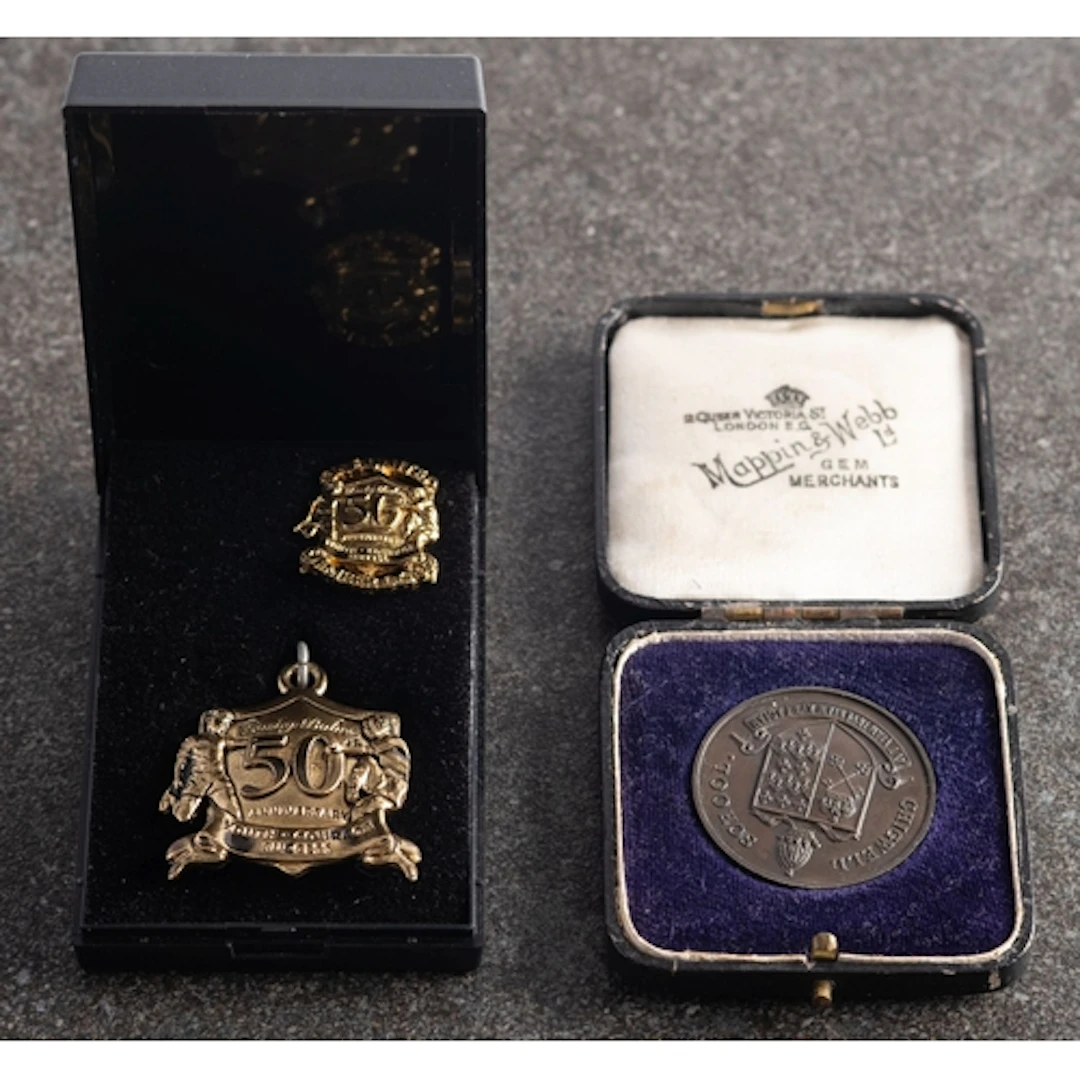 A collection of various WWI and later World Medals including...