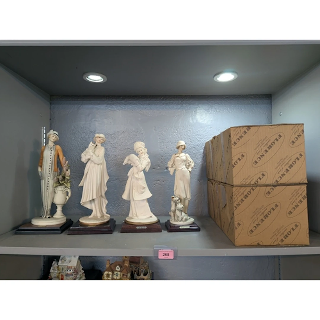 Four Giuseppe Armani Florence figures, two with boxes Locati...