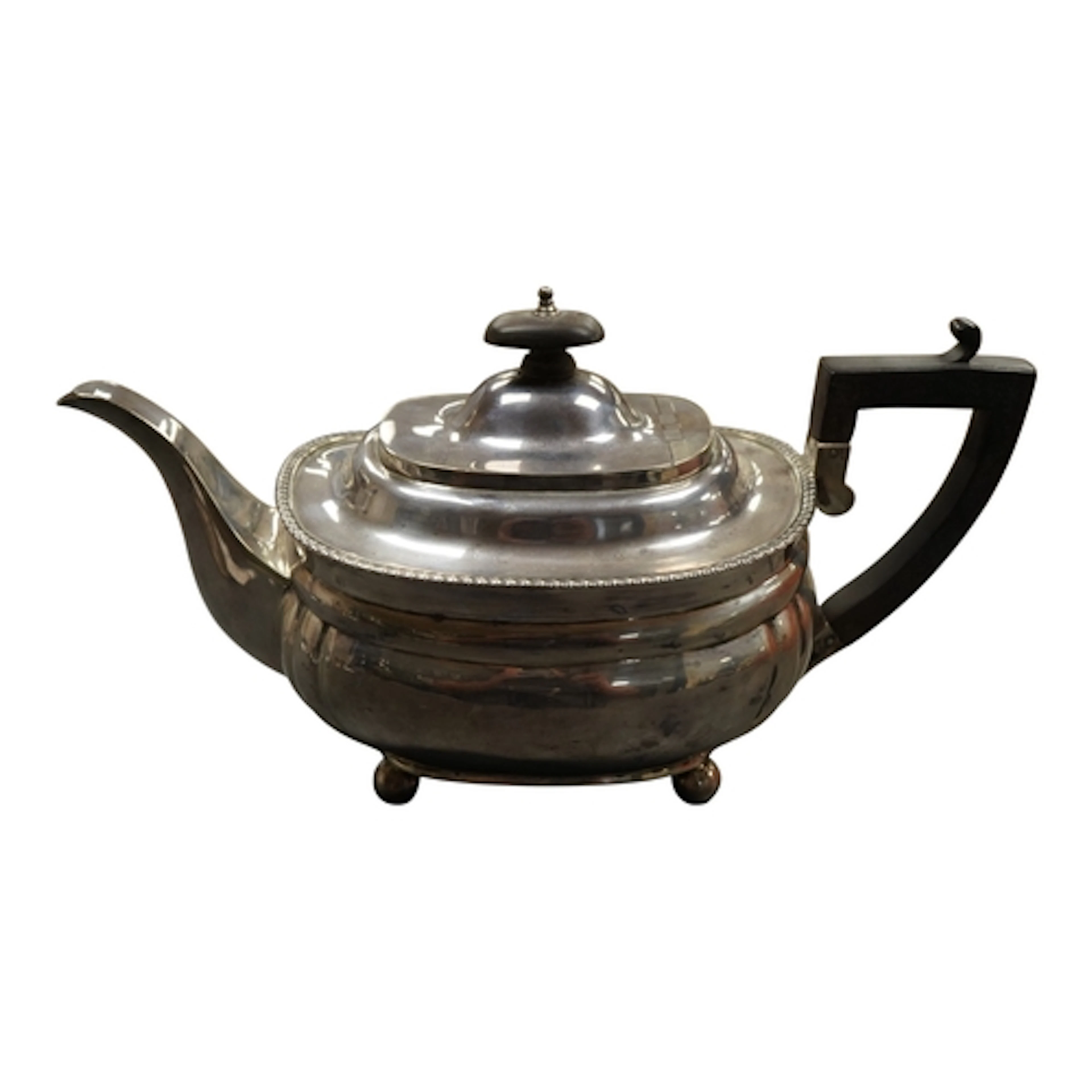 An Edwardian silver oval teapot, John Hunt, London, 1908, gr...
