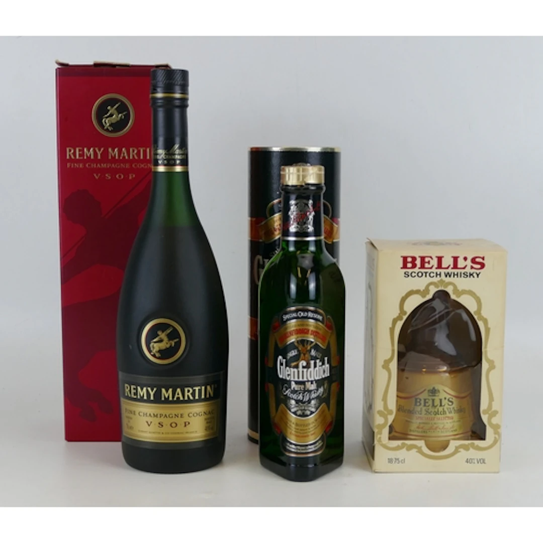 Remy Martin V.S.O.P 70 cl (boxed), Glenfiddich pure malt sco...