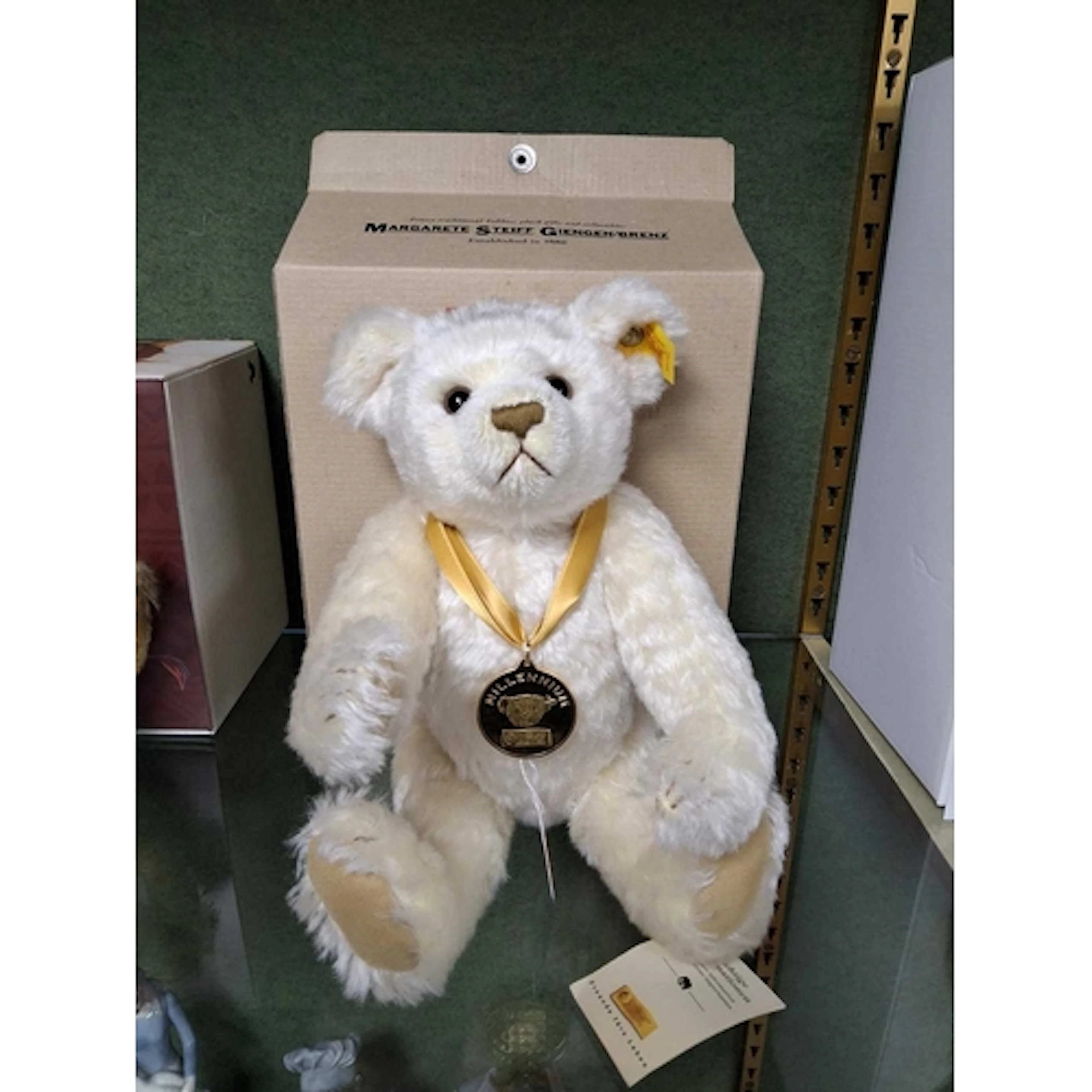 STEIFF / DANBURY MINT LIMITED EDITION 'THE MILLENNIUM BEAR' ...