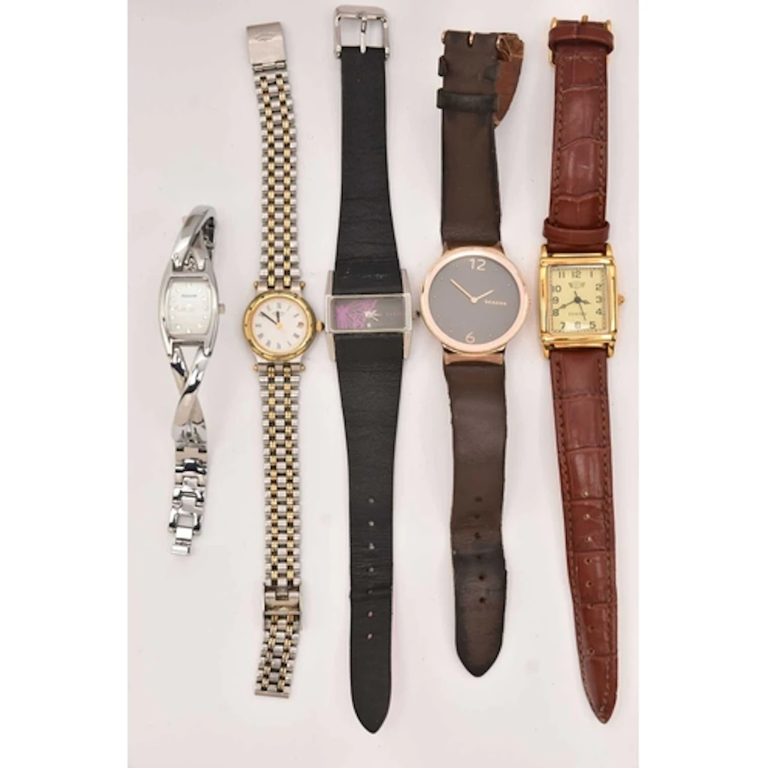A COLLECTION OF FIVE WATCHES. To include a Rotary wristwatch...