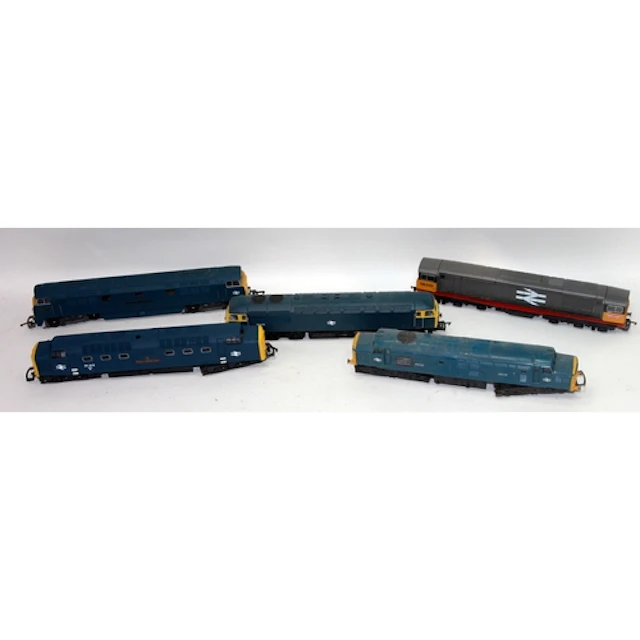 A collection of unboxed OO gauge diesel locomotives, 5 in lo...