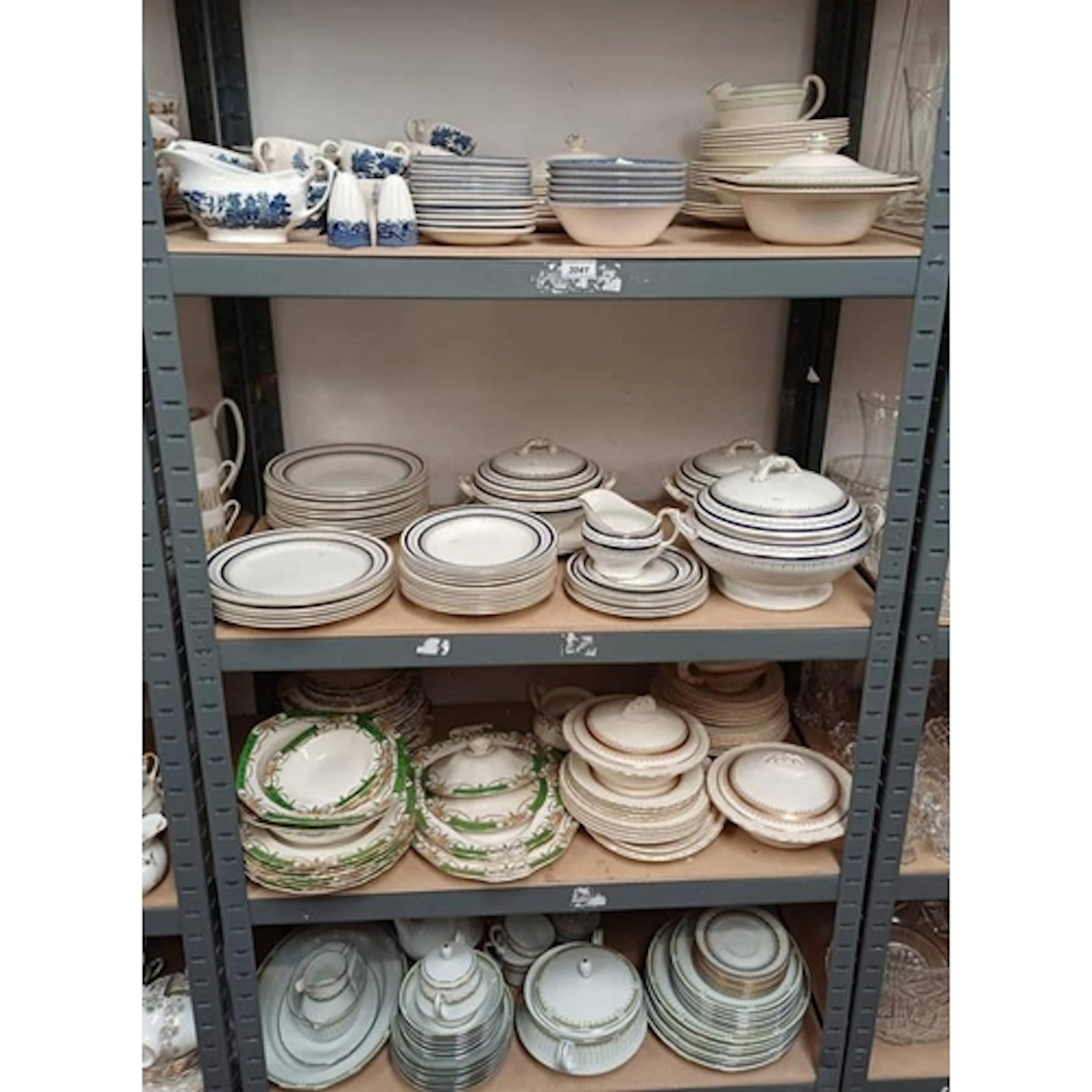 SELECTION OF VARIOUS PORCELAIN DINNERWARE FROM NORITAKE, ALF...