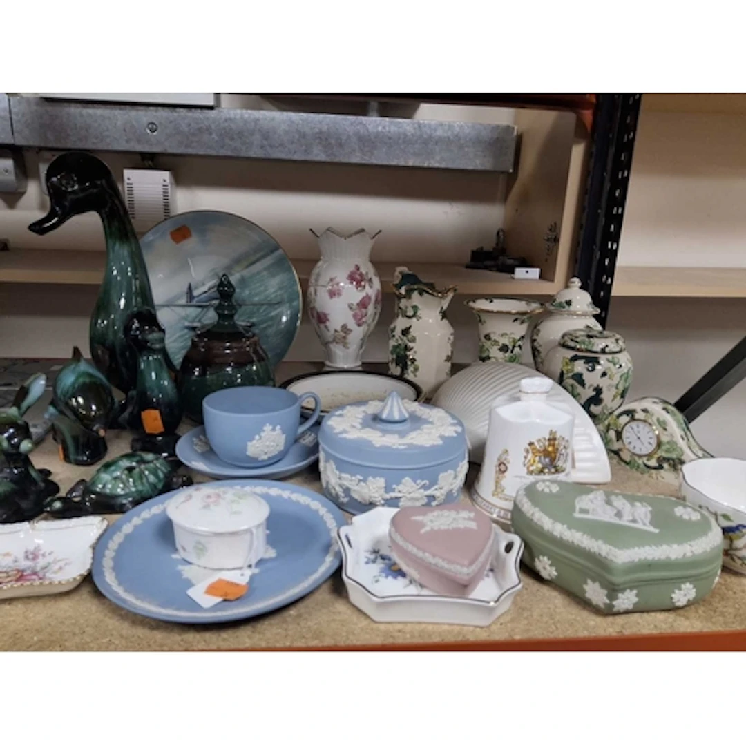 A COLLECTION OF ASSORTED CERAMICS to include six pieces of W...