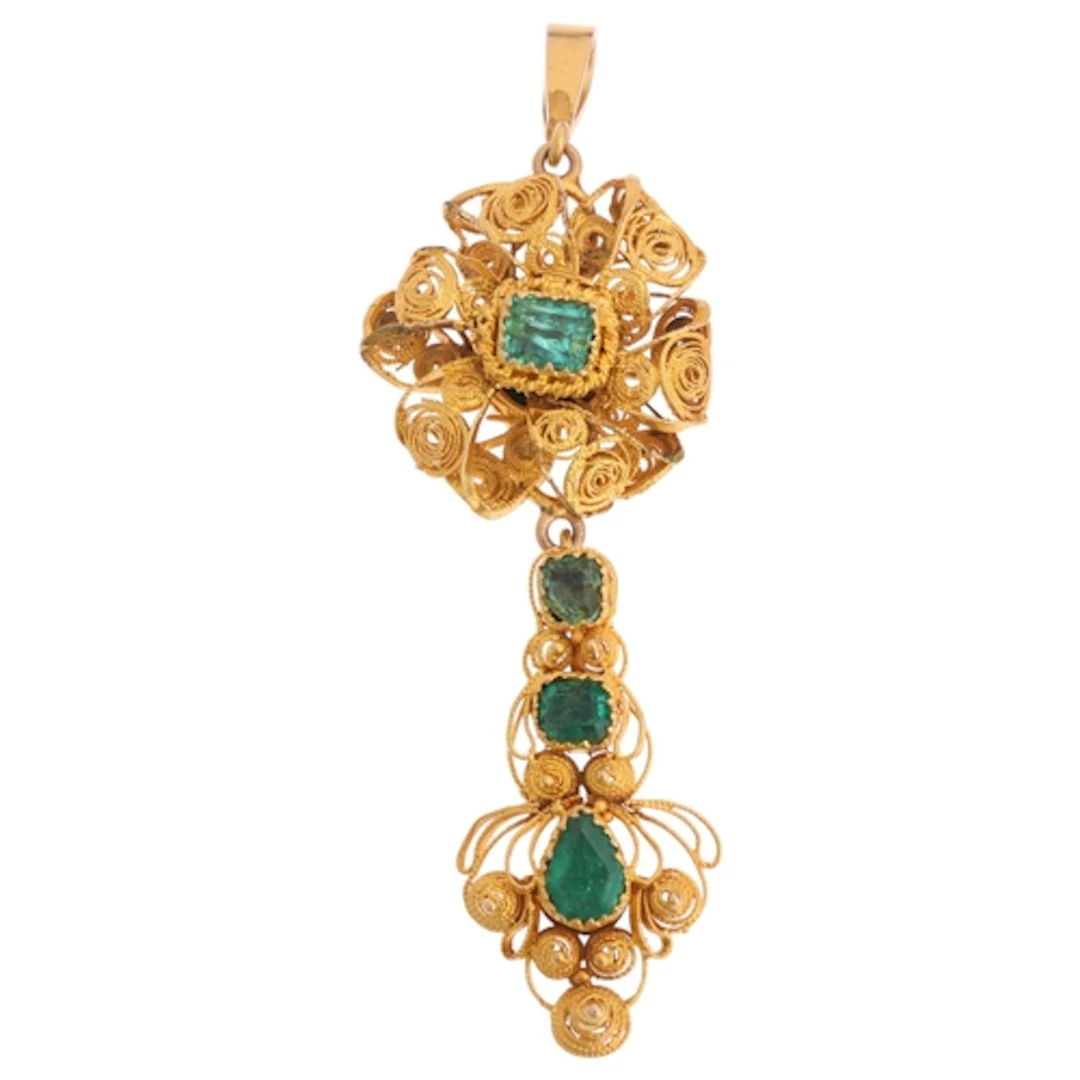 An Antique Georgian gold emerald mourning pendant, circa 180...