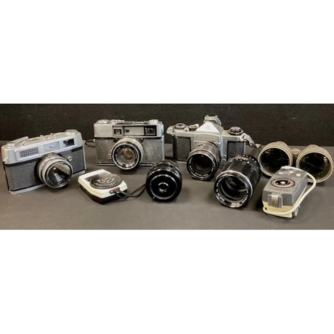 Cameras - Mamiya 4B 35mm slr cameras body, serial no 78302; ...