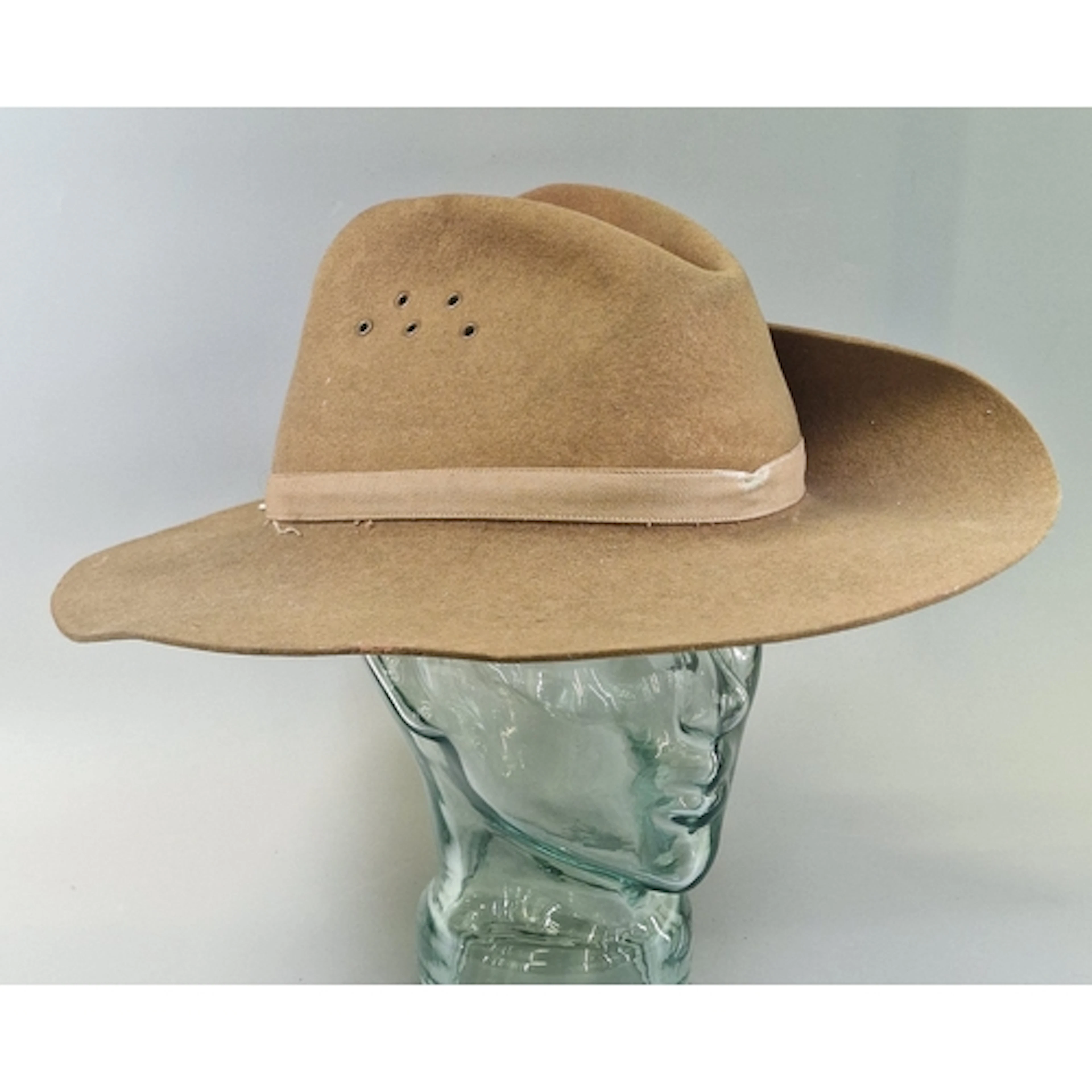 WW2 British Army slouch hat, dated 1942, size 7, marked ‘C.C...