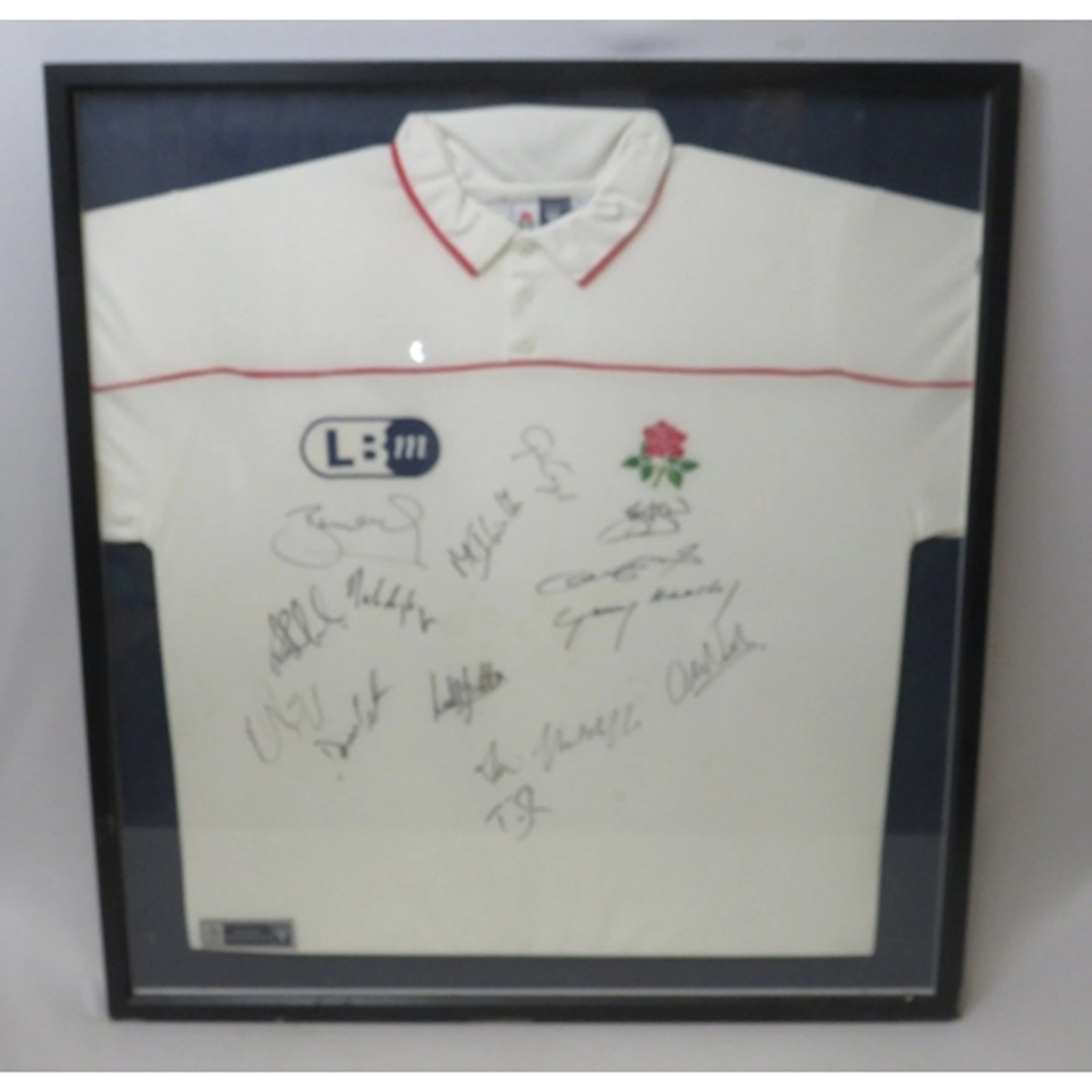 F/g Signed England Rugby Shirt approx. 78cm W x 85cm H (FW)