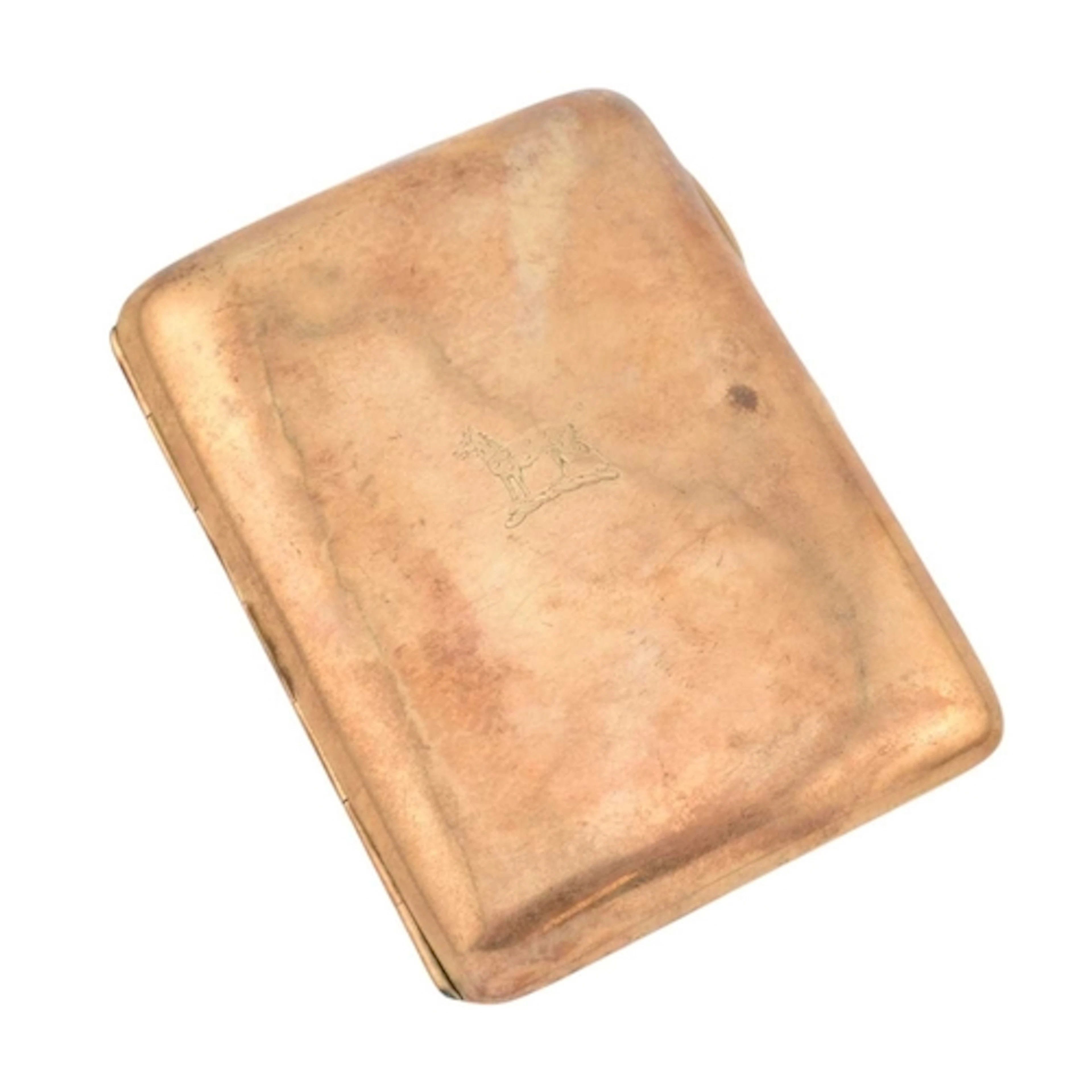 An Edwardian hallmarked 9ct gold cigarette case. The cigaret...