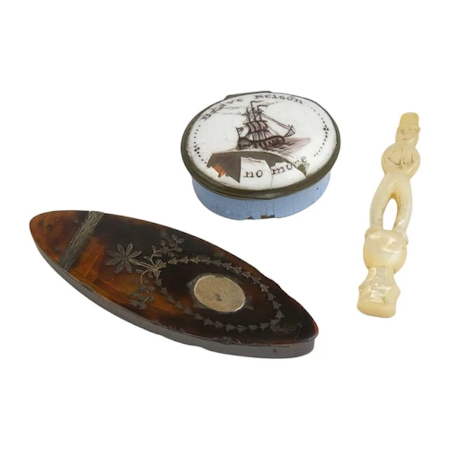 A George III tortoiseshell piquework toothpick box. Length 8...