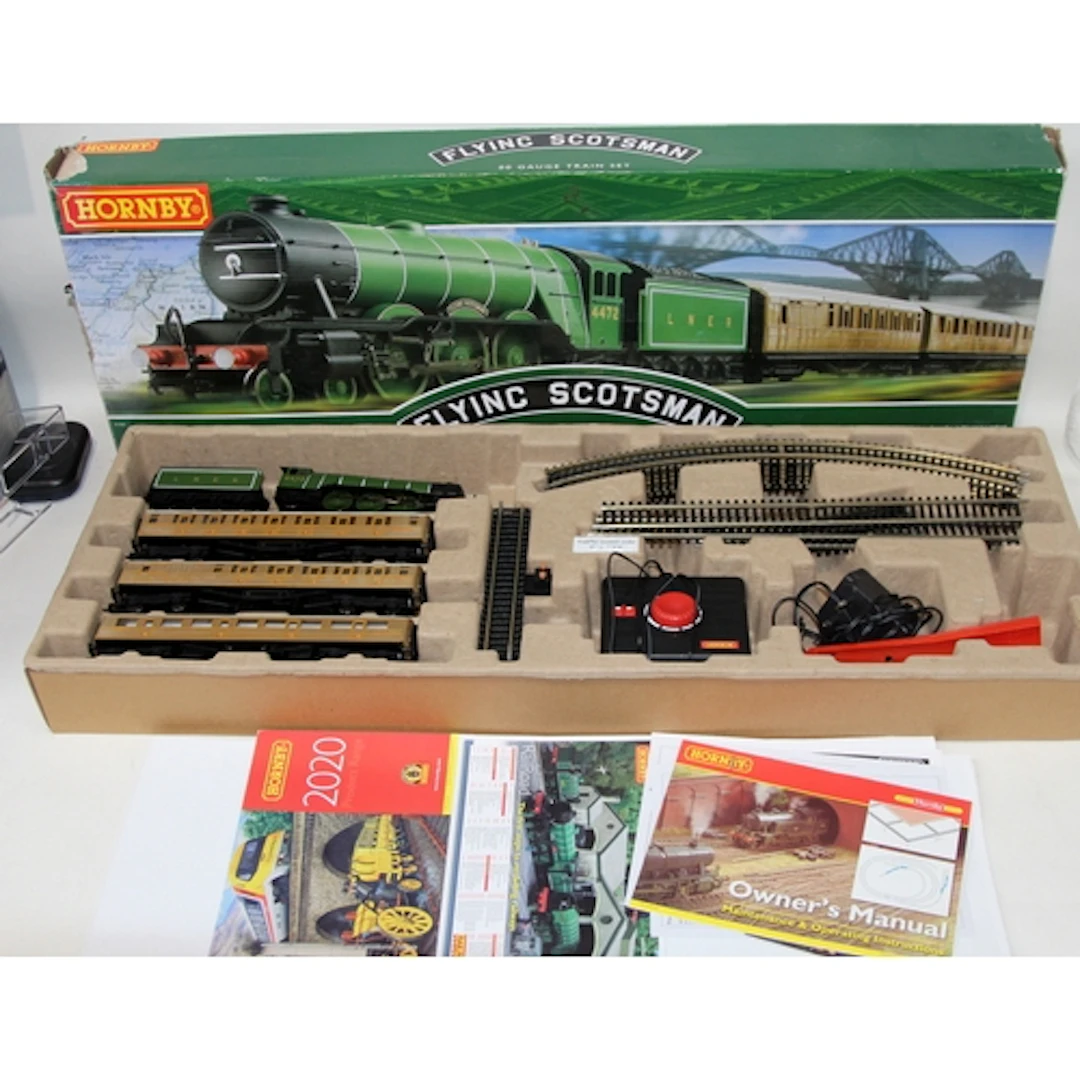 Hornby OO Gauge train set - Flying Scotsman ref:R1255. Box h...