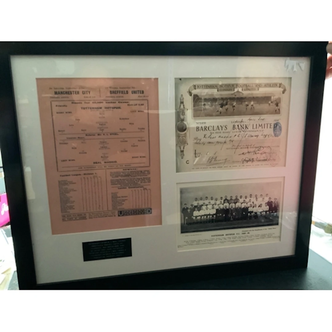 Tottenham 1925 - 1926 Football Memorabilia Display: Programm...
