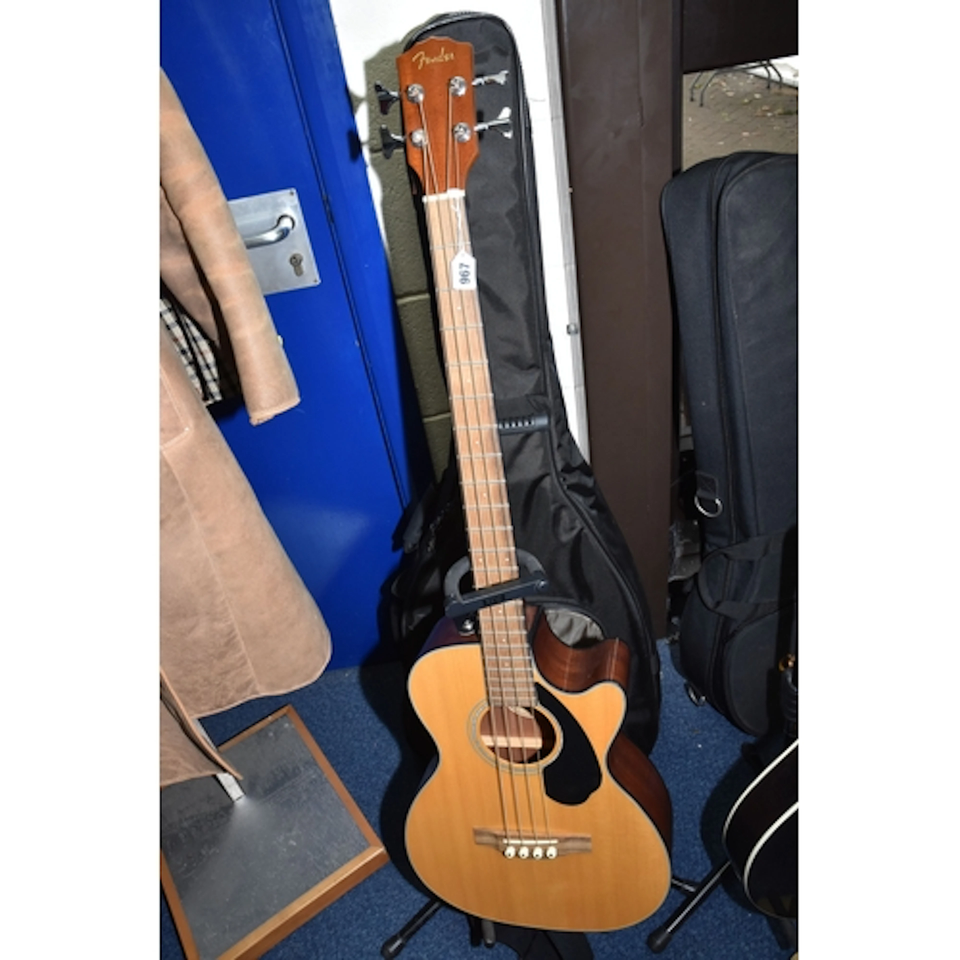 A FENDER CB-60SCE CLASSIC DESIGN SERIES ACOUSTIC-ELECTRIC BA...