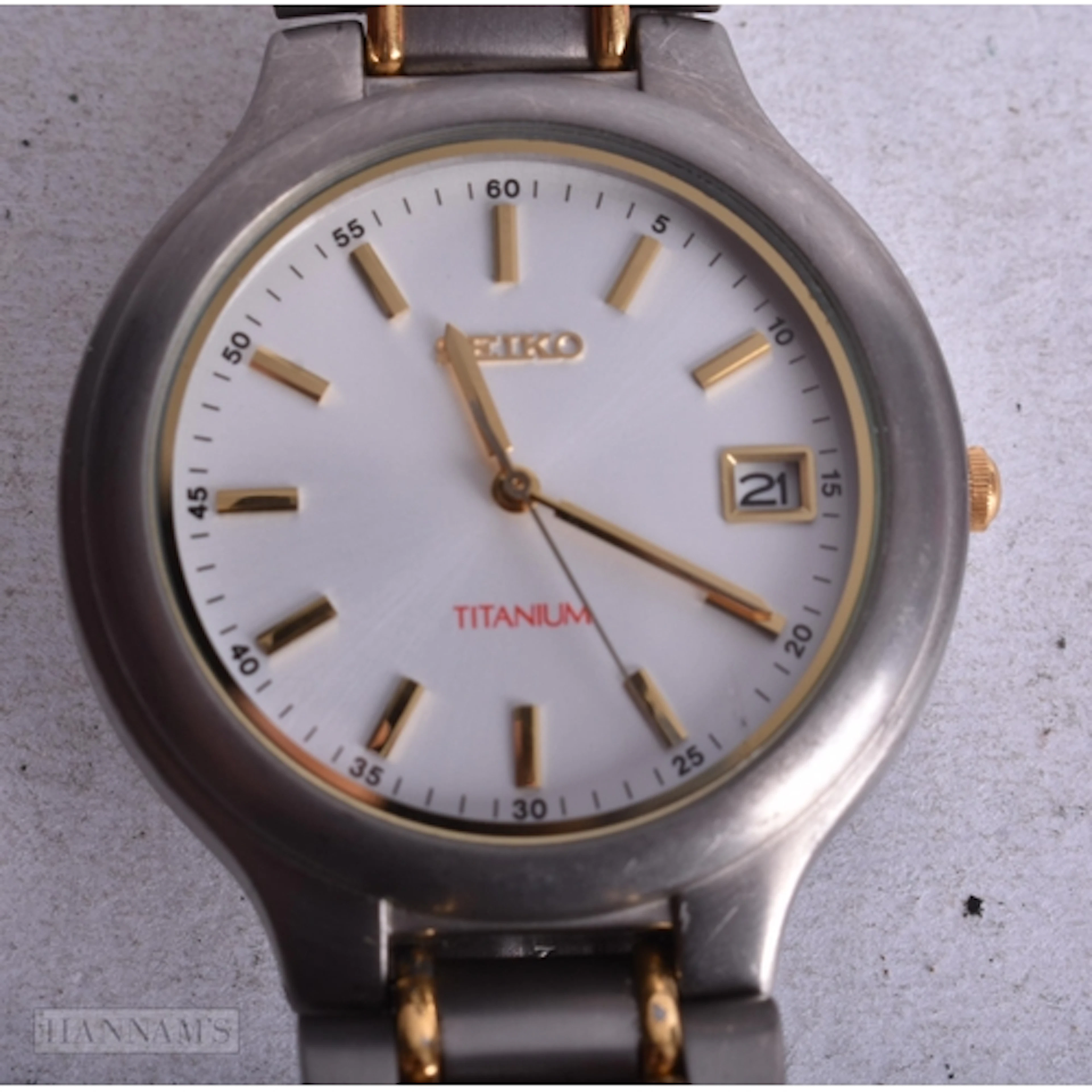 A Vintage Seiko Titanium Quartz Watch. 3.8cm incl crown. W...