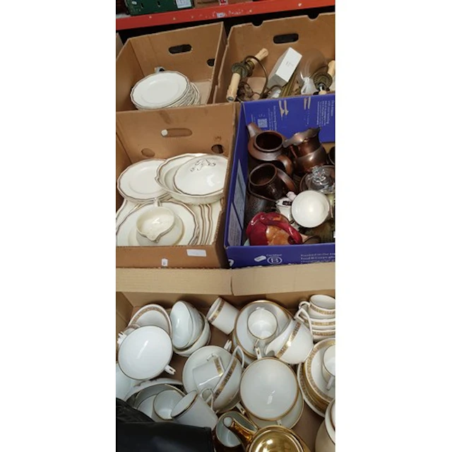5 boxes of mixed ceramics and glass to include Meakin Marigo...