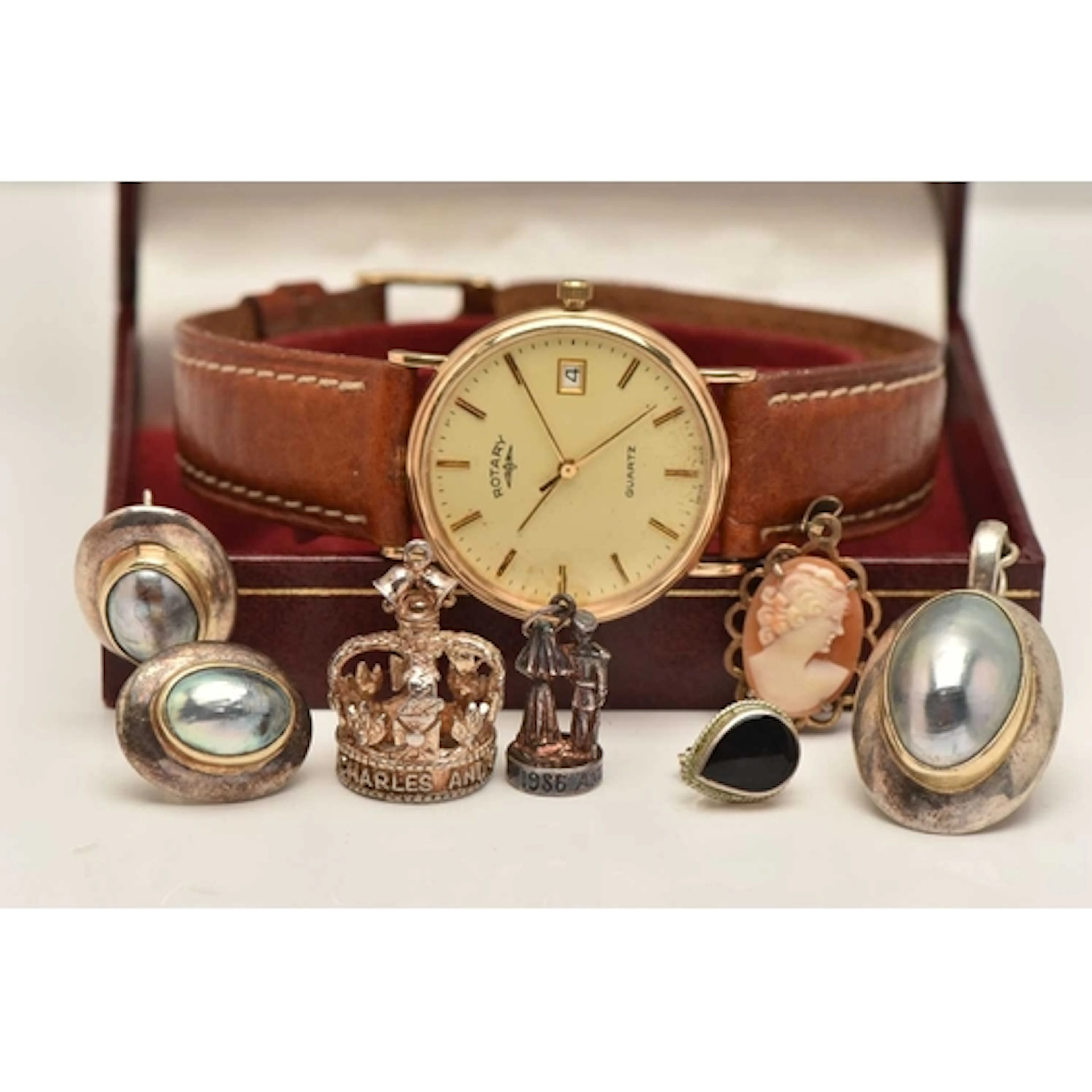 AN ASSORTMENT OF JEWELLERY AND A WATCH, to include a pair of...