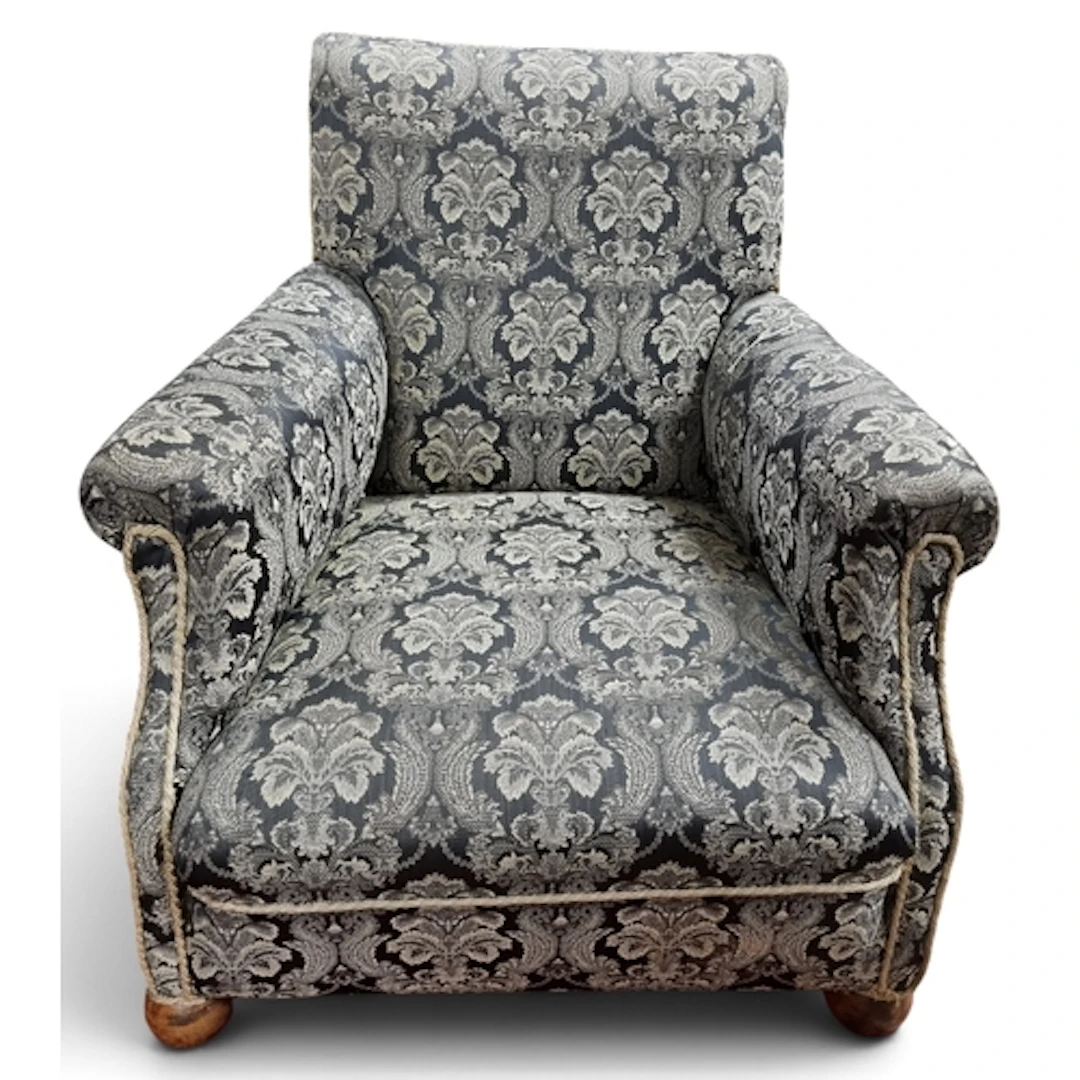 A 19th Century Armchair. SH 35 x BH 80 x W 73 cm approx.