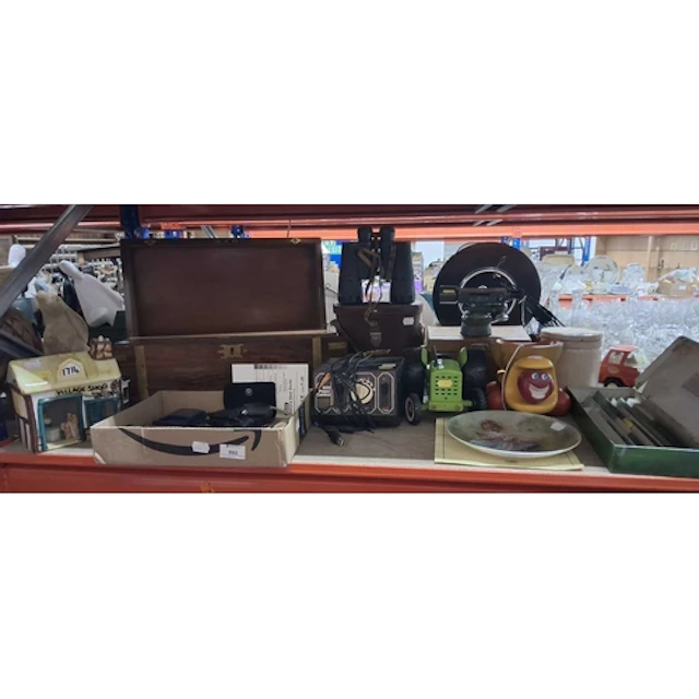 A GROUP OF MISCELLANEOUS ITEMS to include a vintage Tonka To...