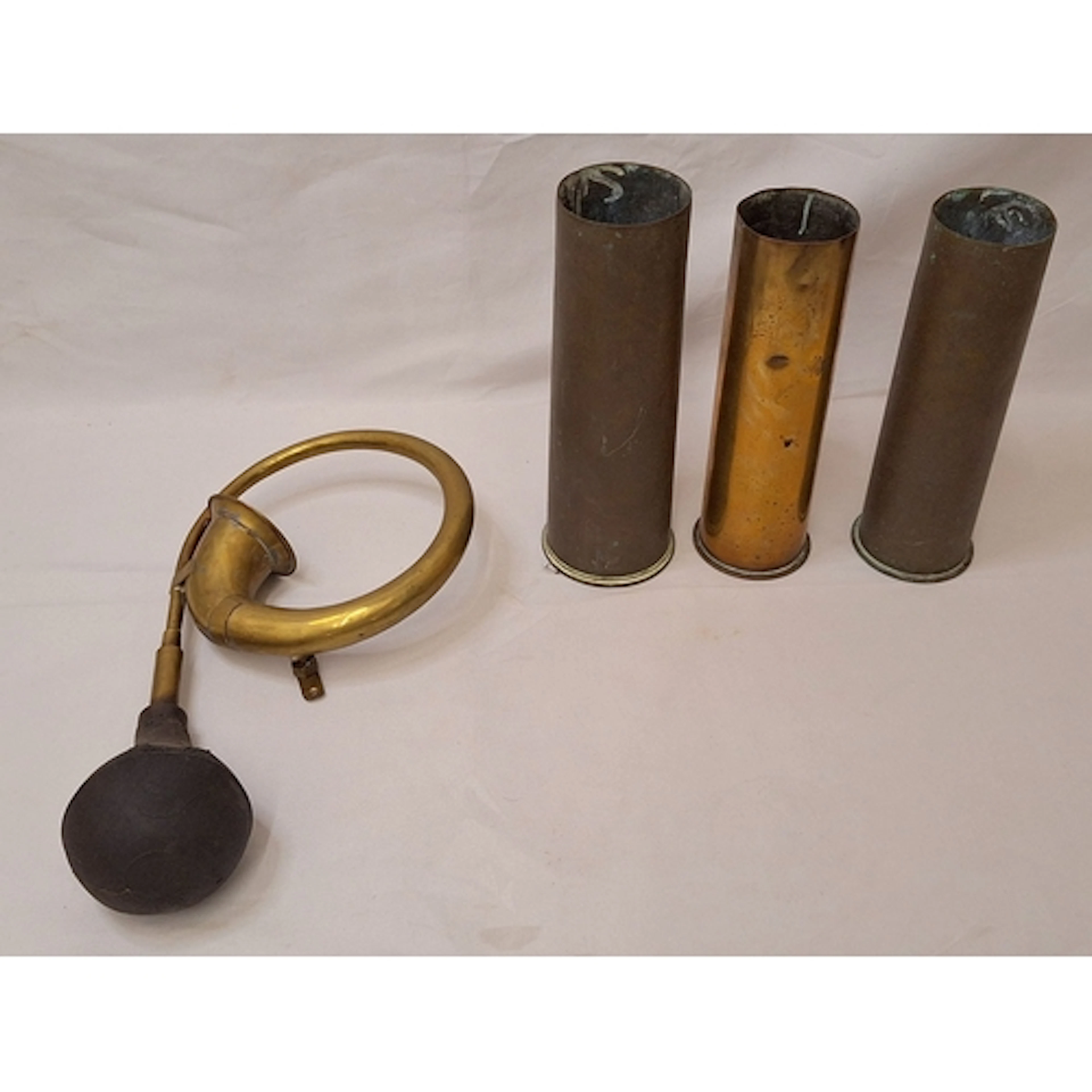 3 Brass Shell Cases & Brass Antique Style Car Horn