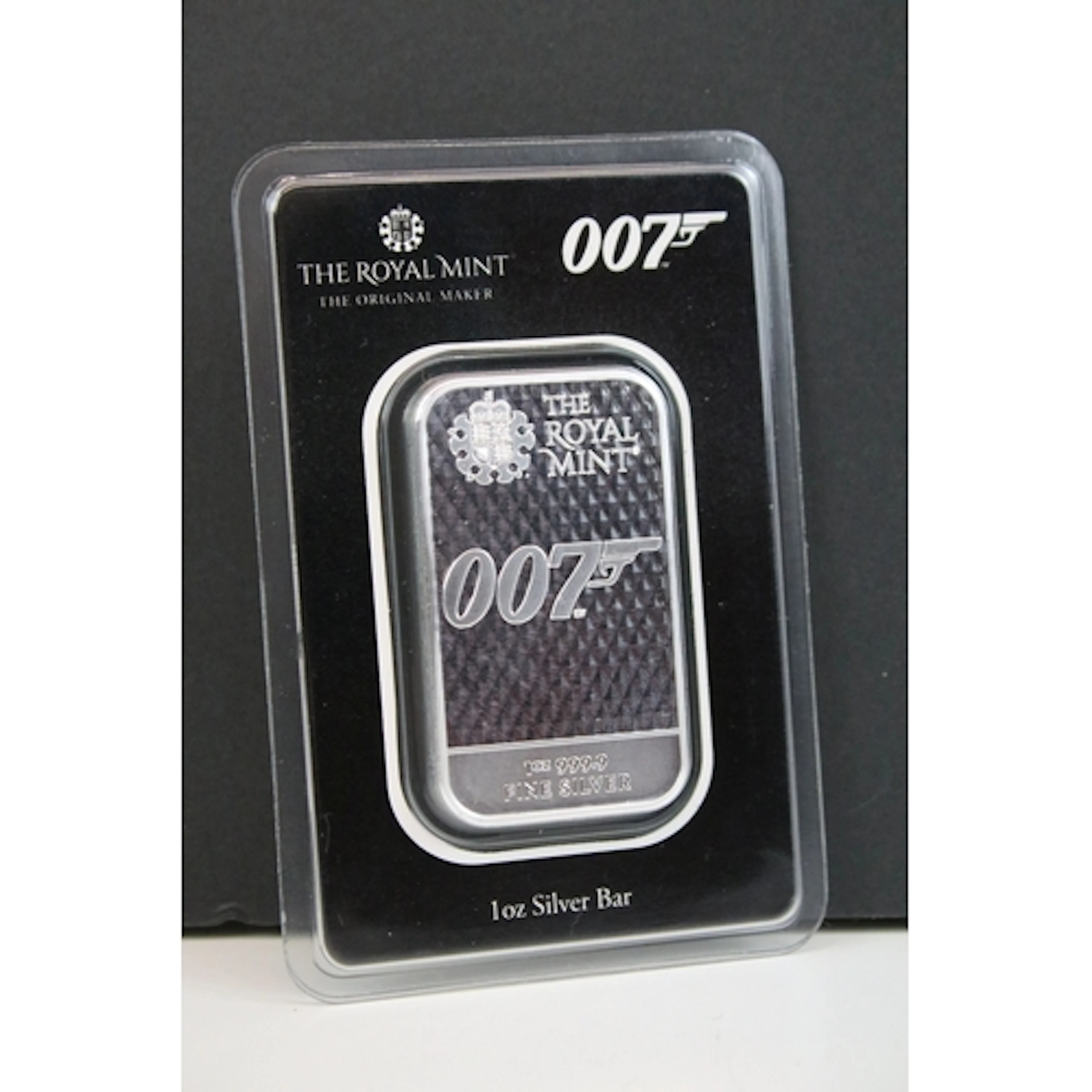 A Royal Mint United Kingdom .999 fine silver 1oz 007 James B...