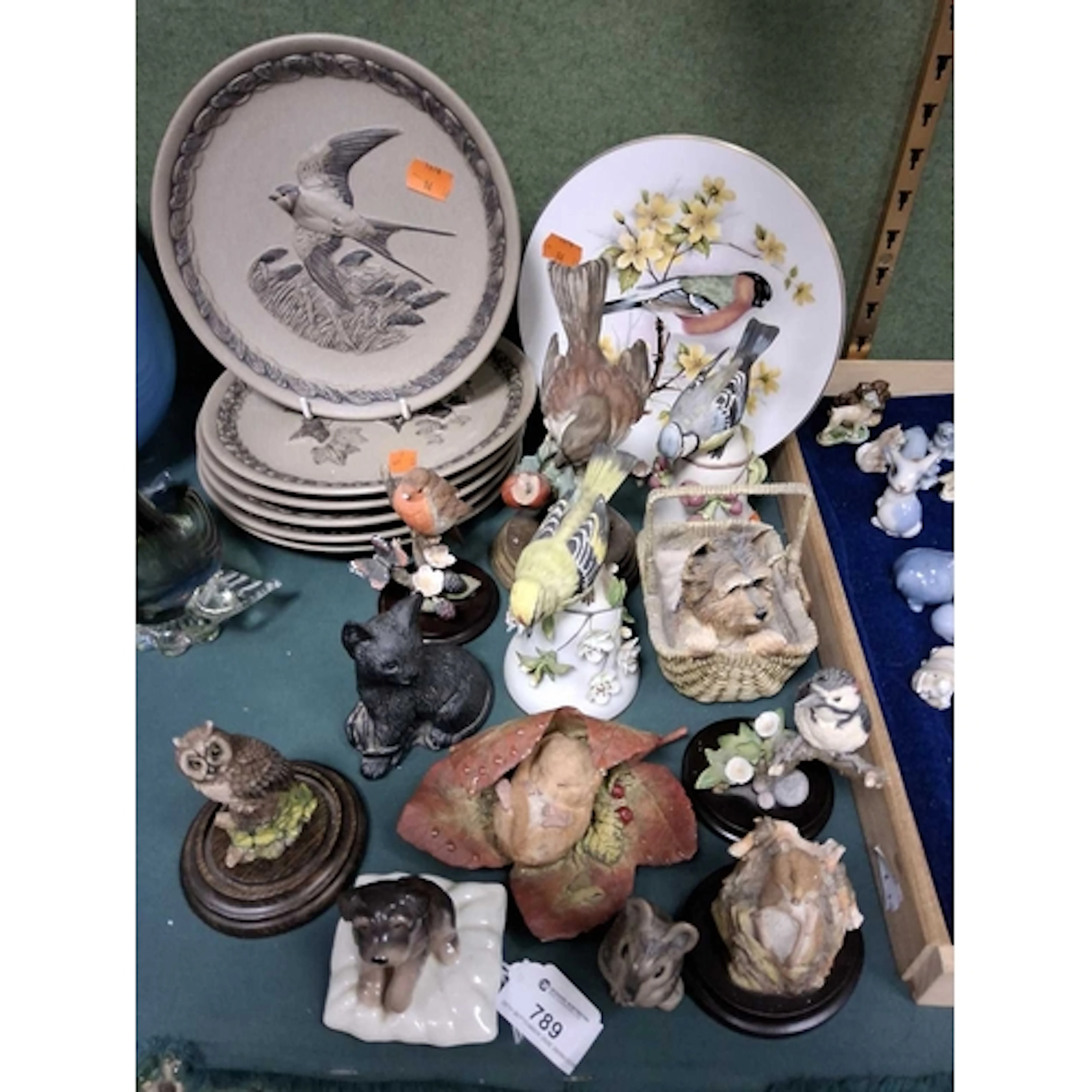 A GROUP OF VINTAGE ANIMAL RELATED CERAMICS to include six li...