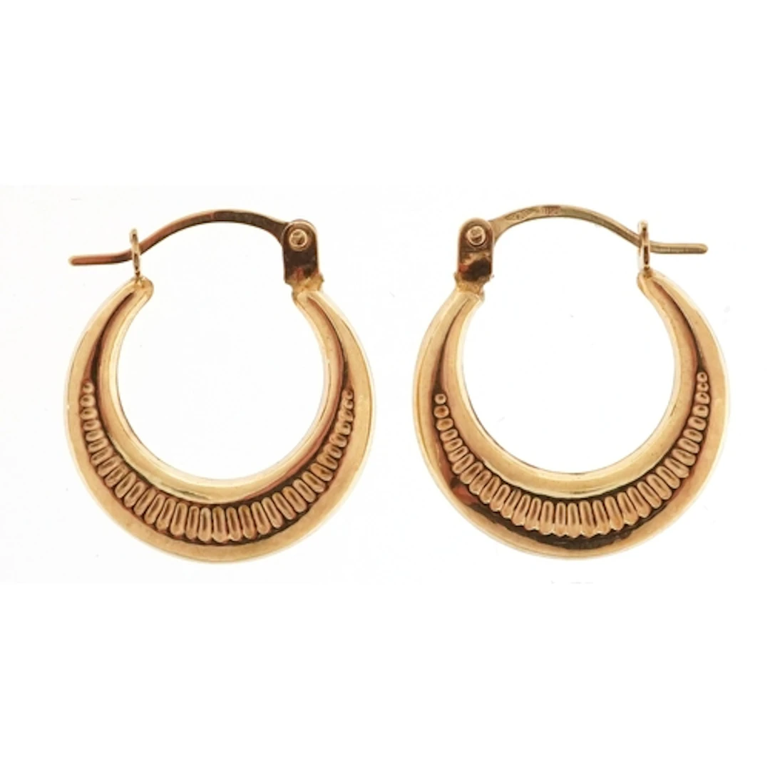 Pair of 9ct gold hoop earrings, 1.4cm in diameter, total 0.4...