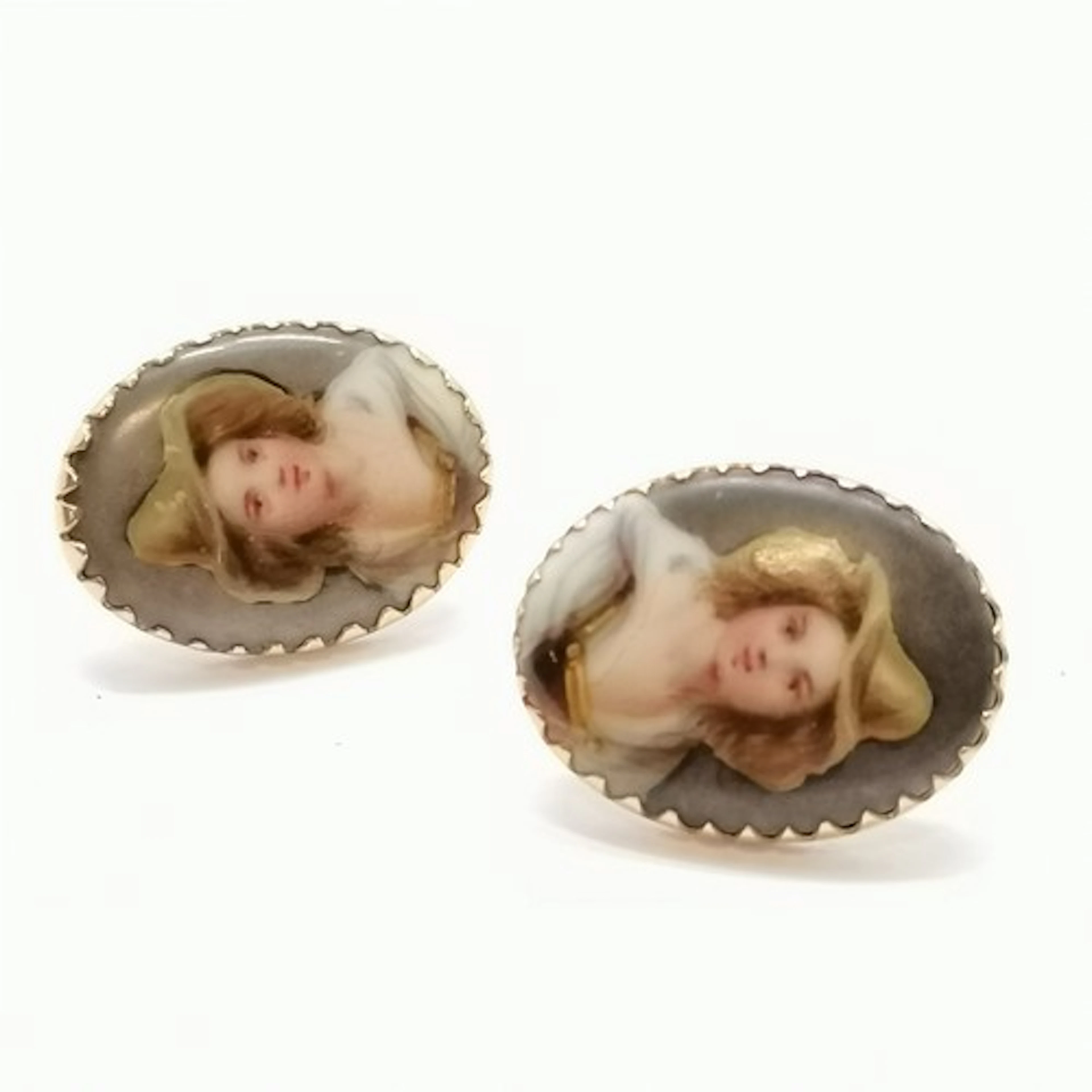Antique 9ct marked gold hand painted portrait panel earrings...