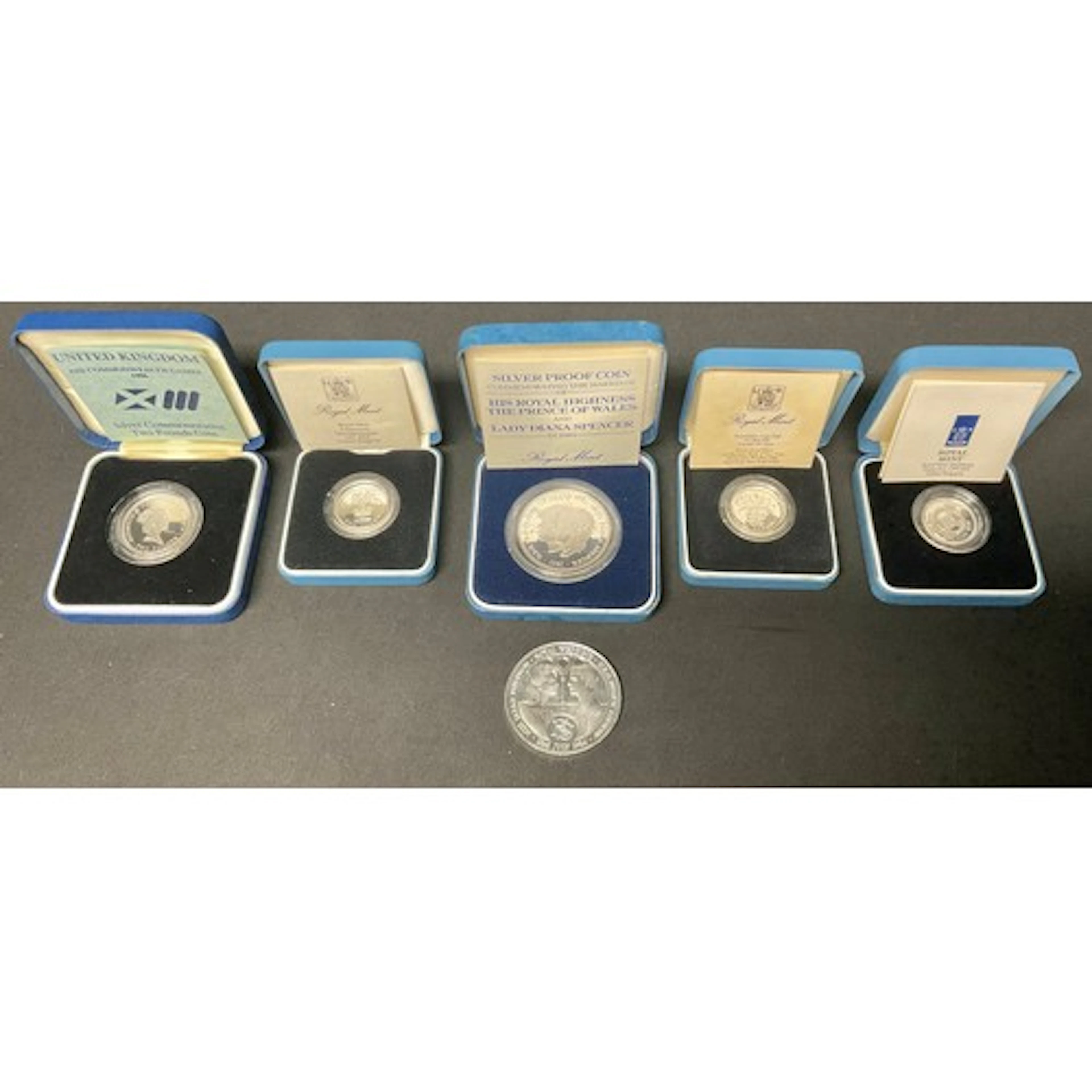 Numismatics - silver proofs - a United Kingdom 1986 'XIII Co...