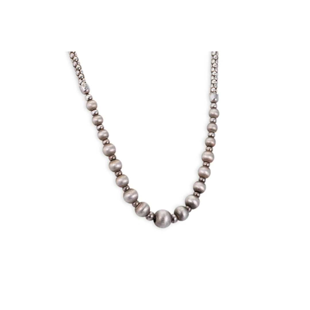 A SILVER BEADED NECKLACE, 18.4" long