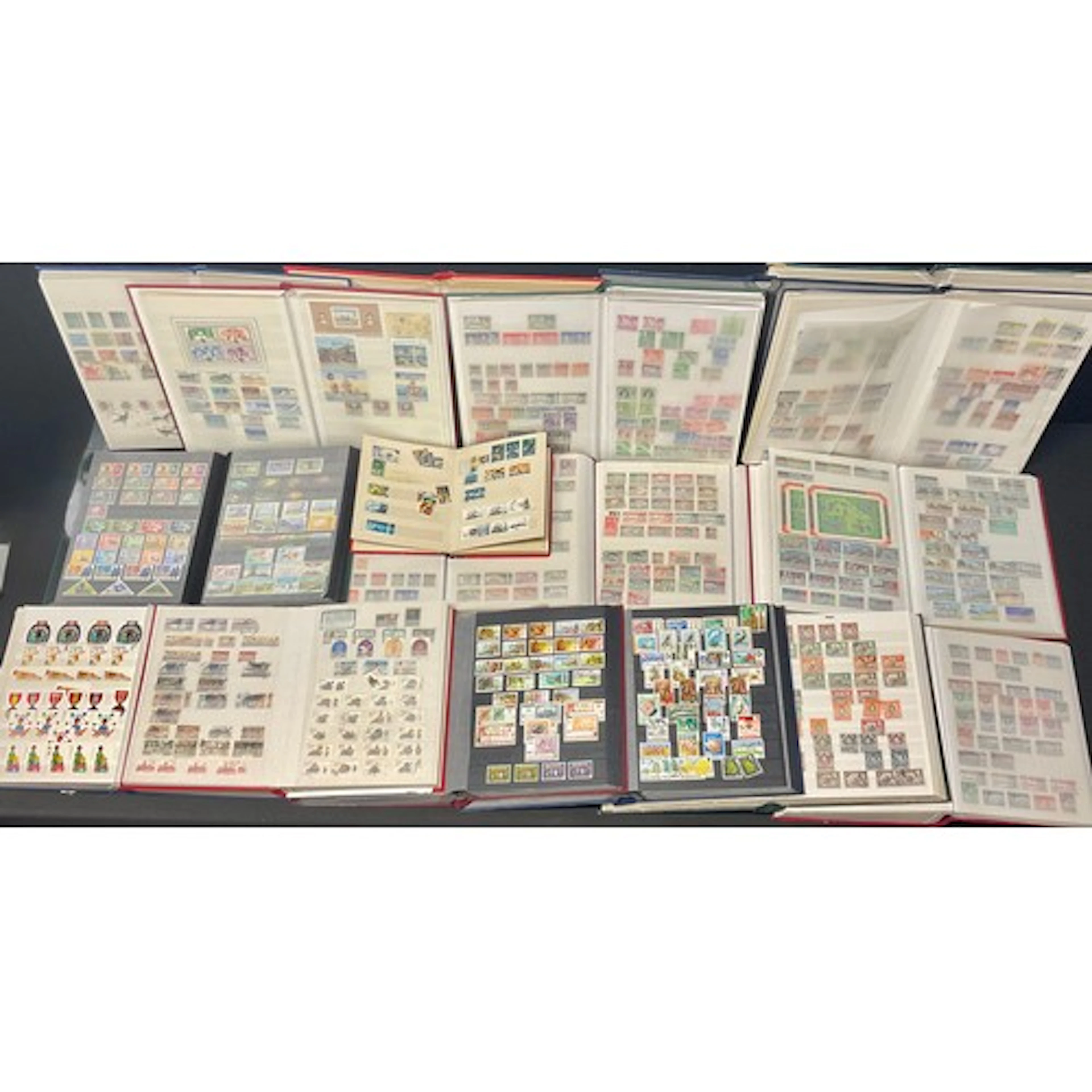 Stamps : British Commonwealth collection in 18 stockbooks A ...