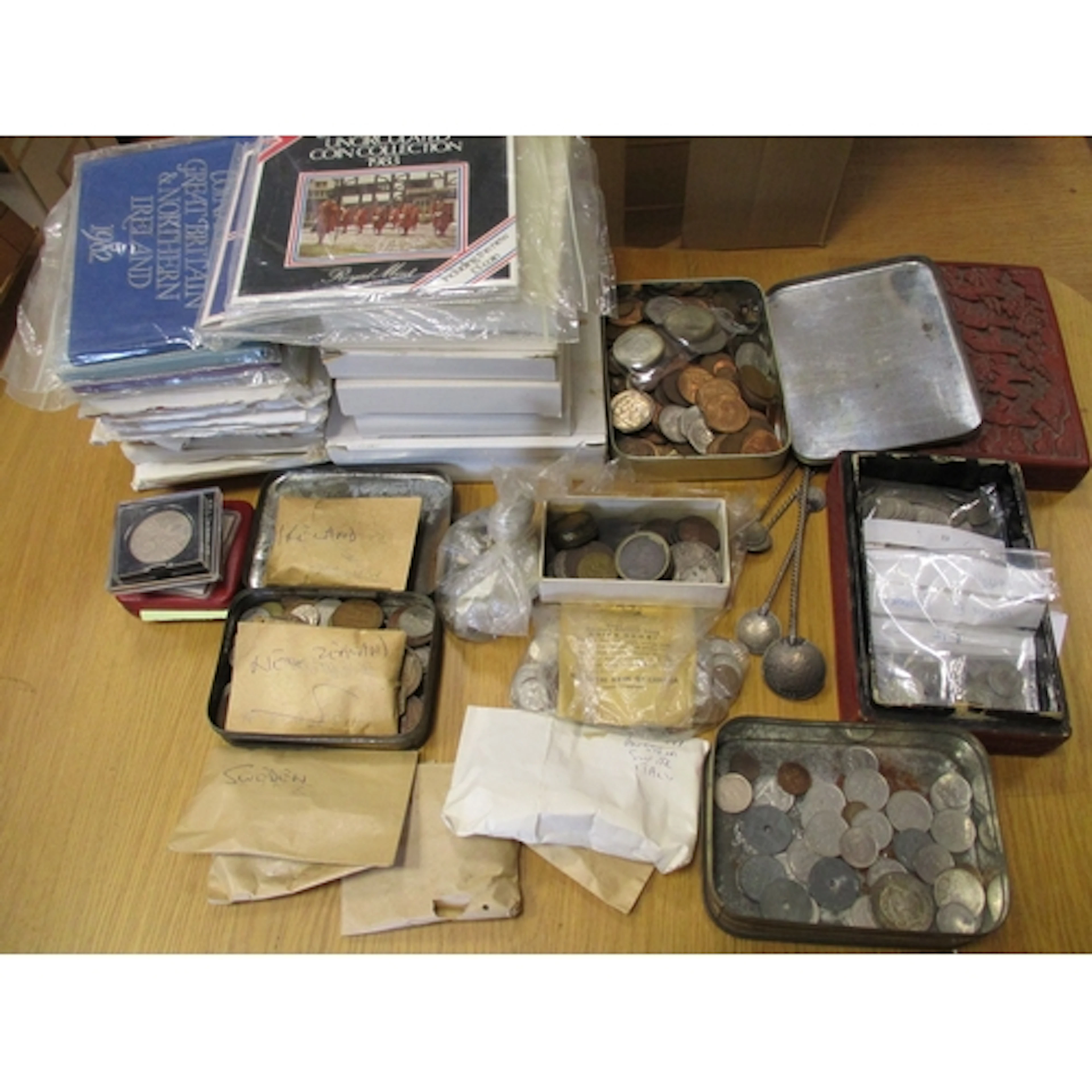 Collection including proof year sets 1970, 1972-86, 2000 (2)...