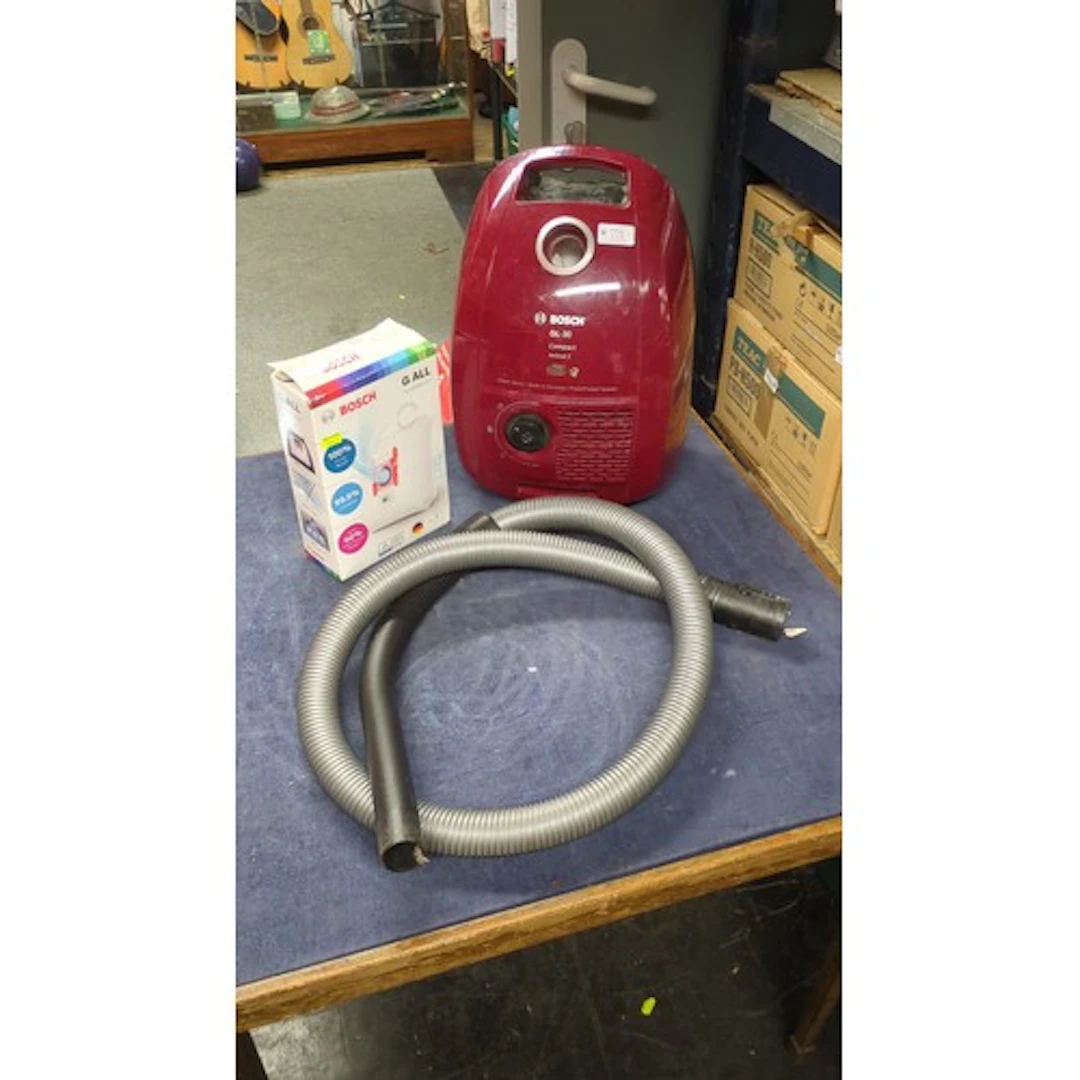 Bosch GL-30 Compact Animal 2 bagged cylinder vacuum cleaner ...