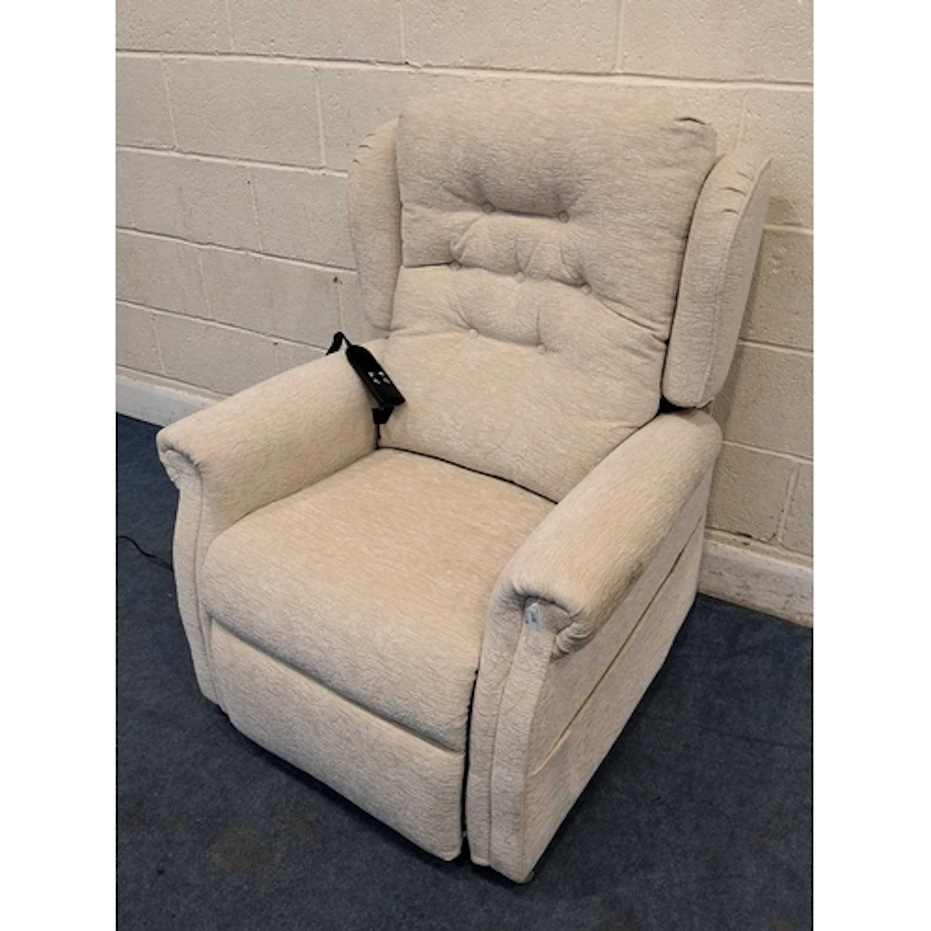 A BEIGE AND FOLIATE ELECTRIC RISE AND RECLINE ARMCHAIR (wid...
