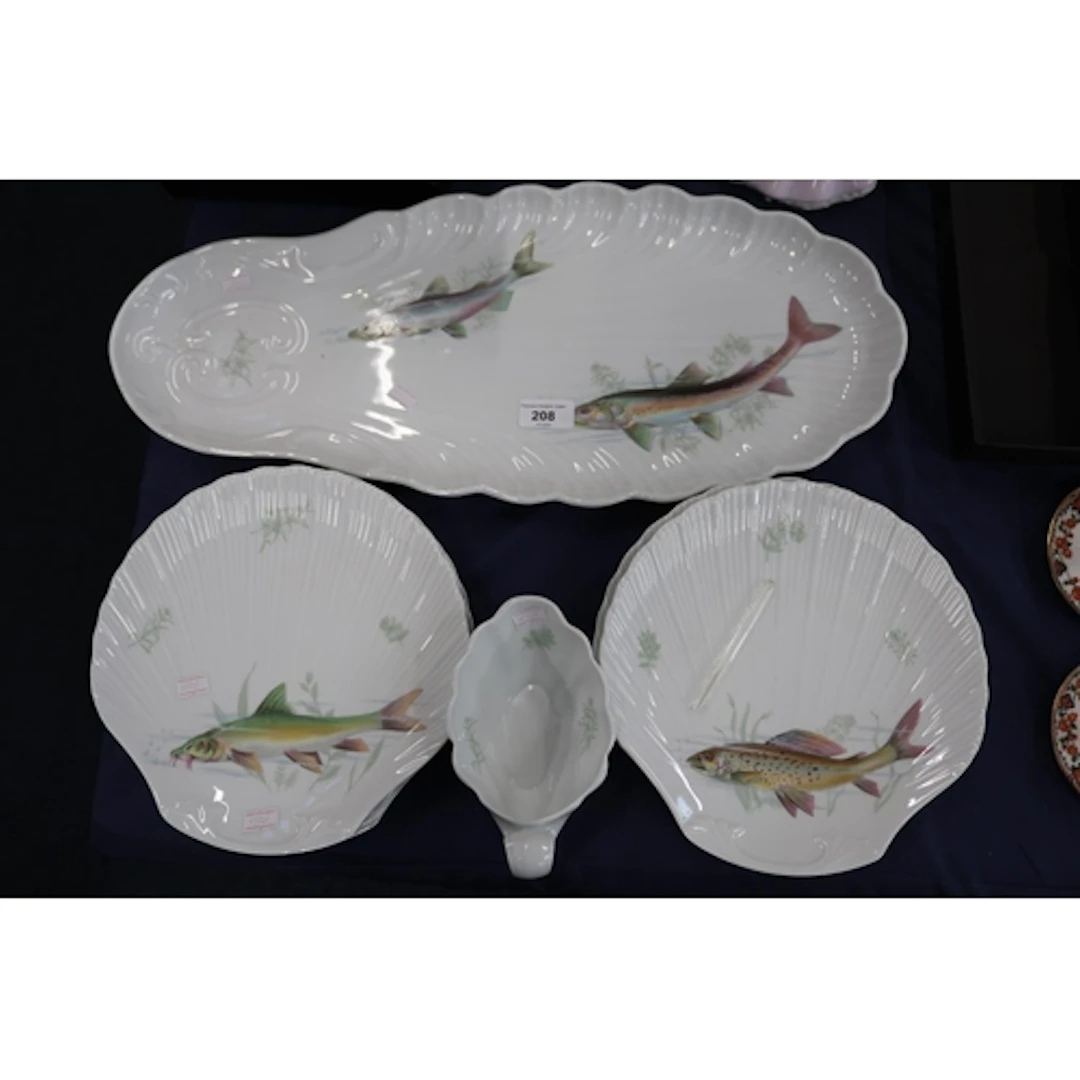 Limoges Solent wares including dishes, a fish plate and grav...